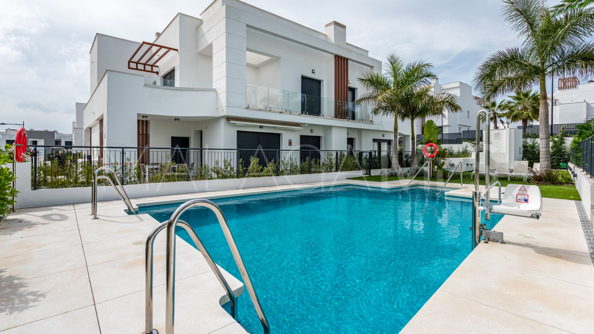 Adosado a la venta with 3 bedrooms in Bel Air