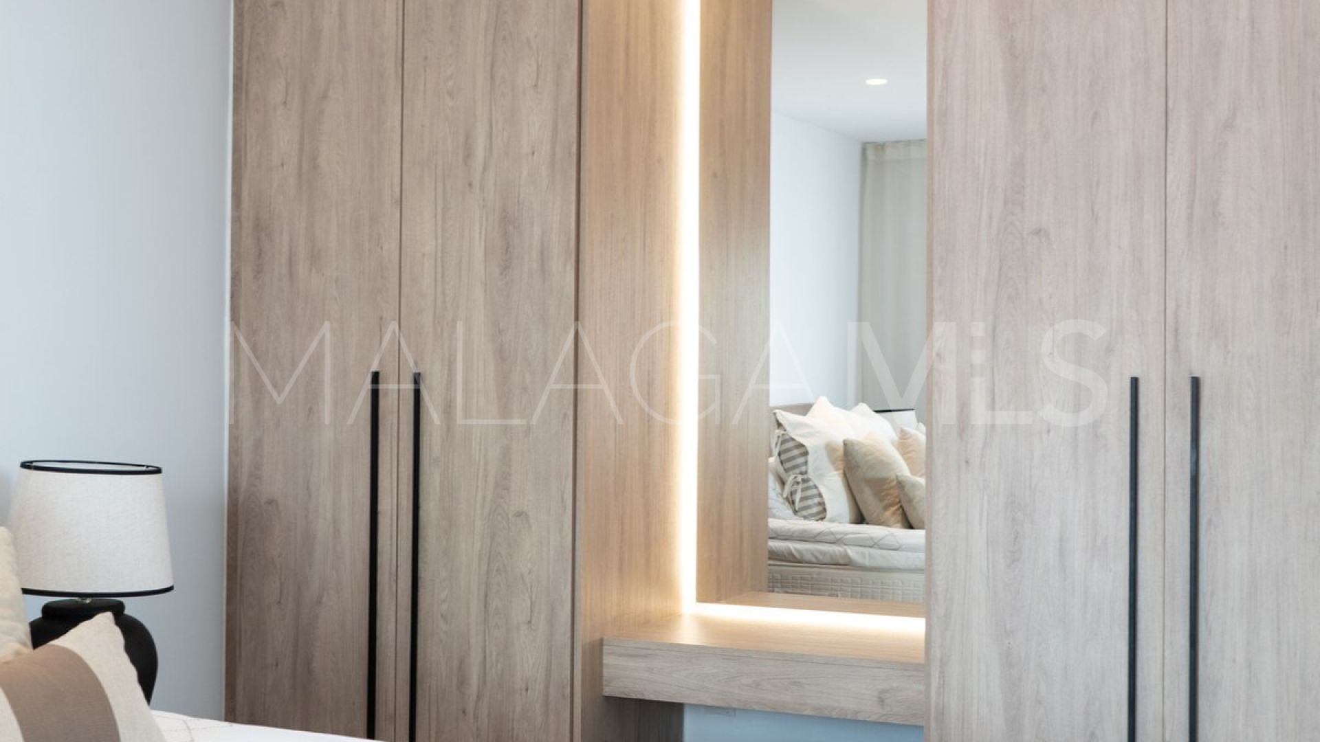 Nueva Andalucia 2 bedrooms apartment for sale