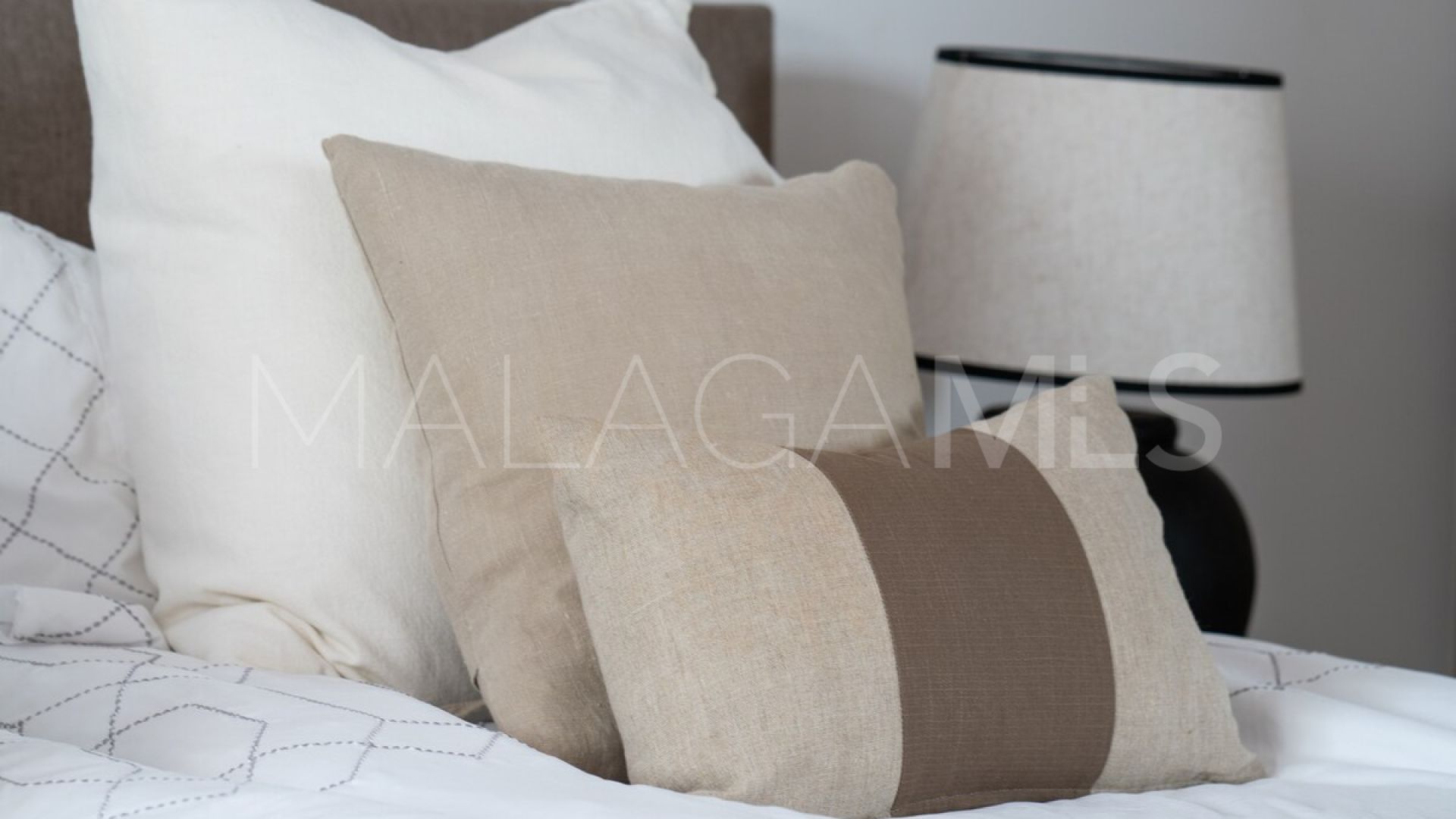 Nueva Andalucia 2 bedrooms apartment for sale