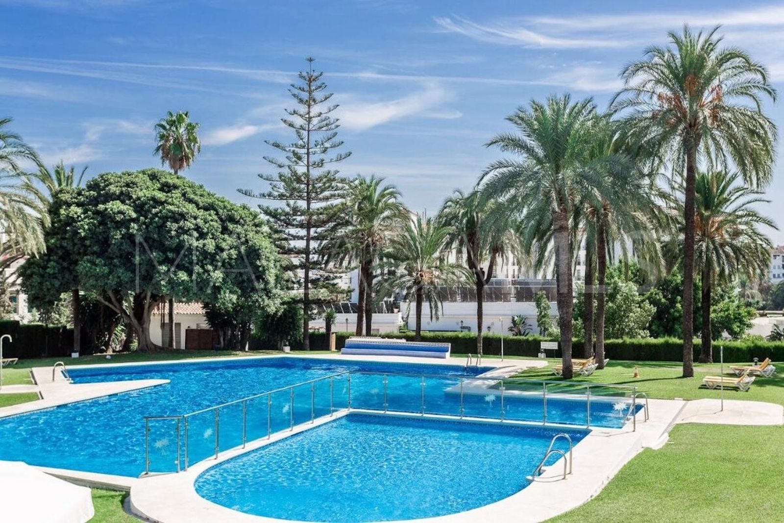 Nueva Andalucia 2 bedrooms apartment for sale