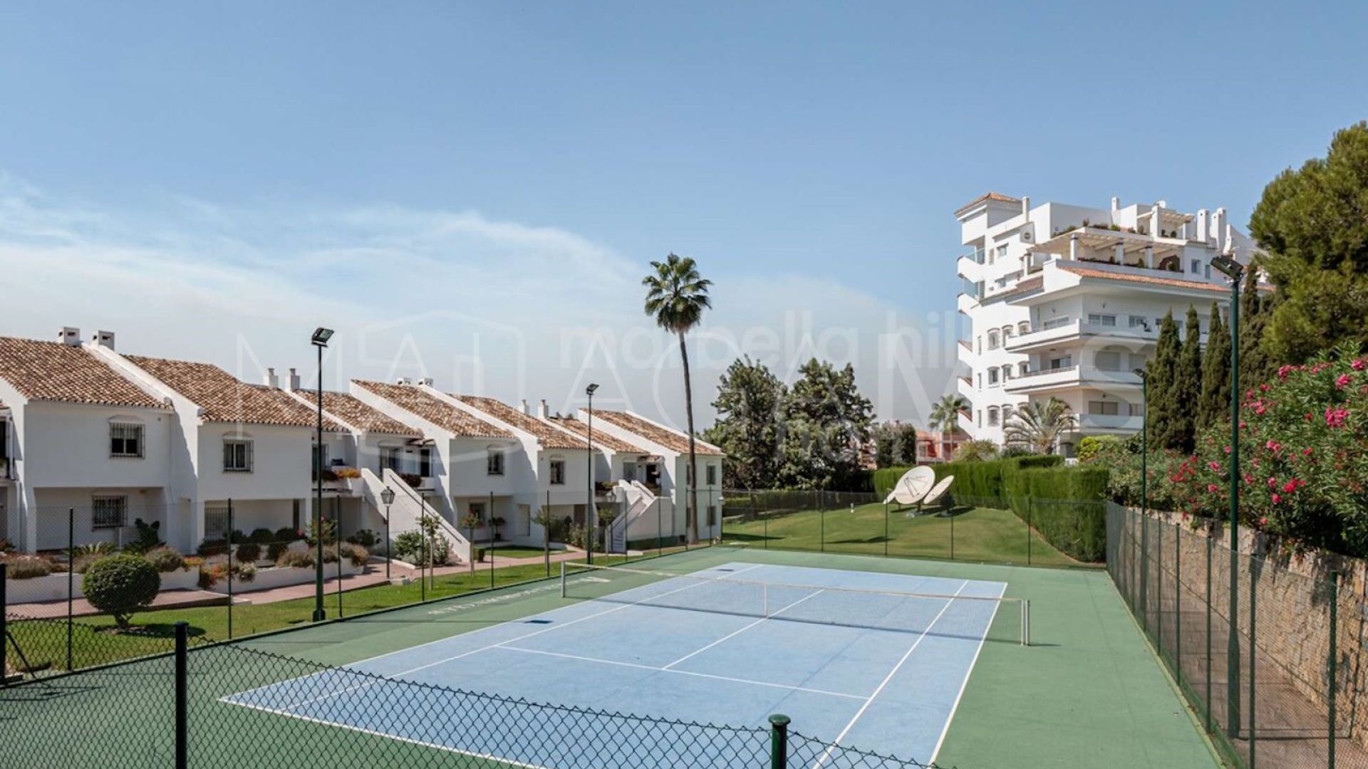 Nueva Andalucia 2 bedrooms apartment for sale