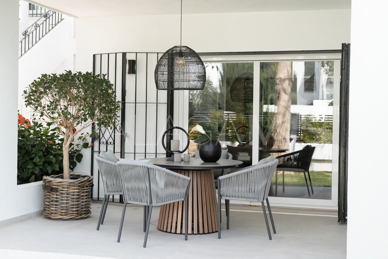 Nueva Andalucia 2 bedrooms apartment for sale