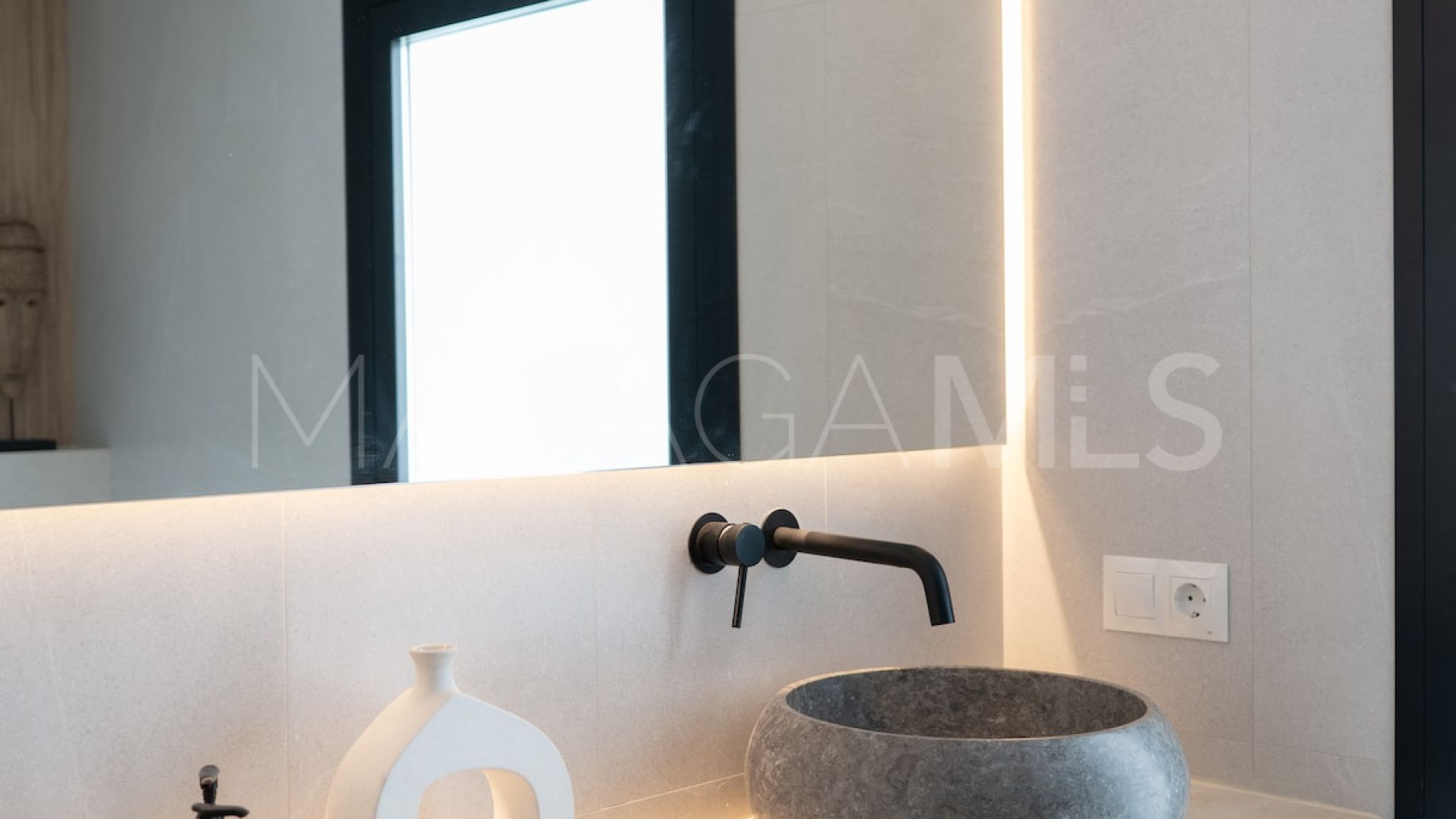 Nueva Andalucia 2 bedrooms apartment for sale