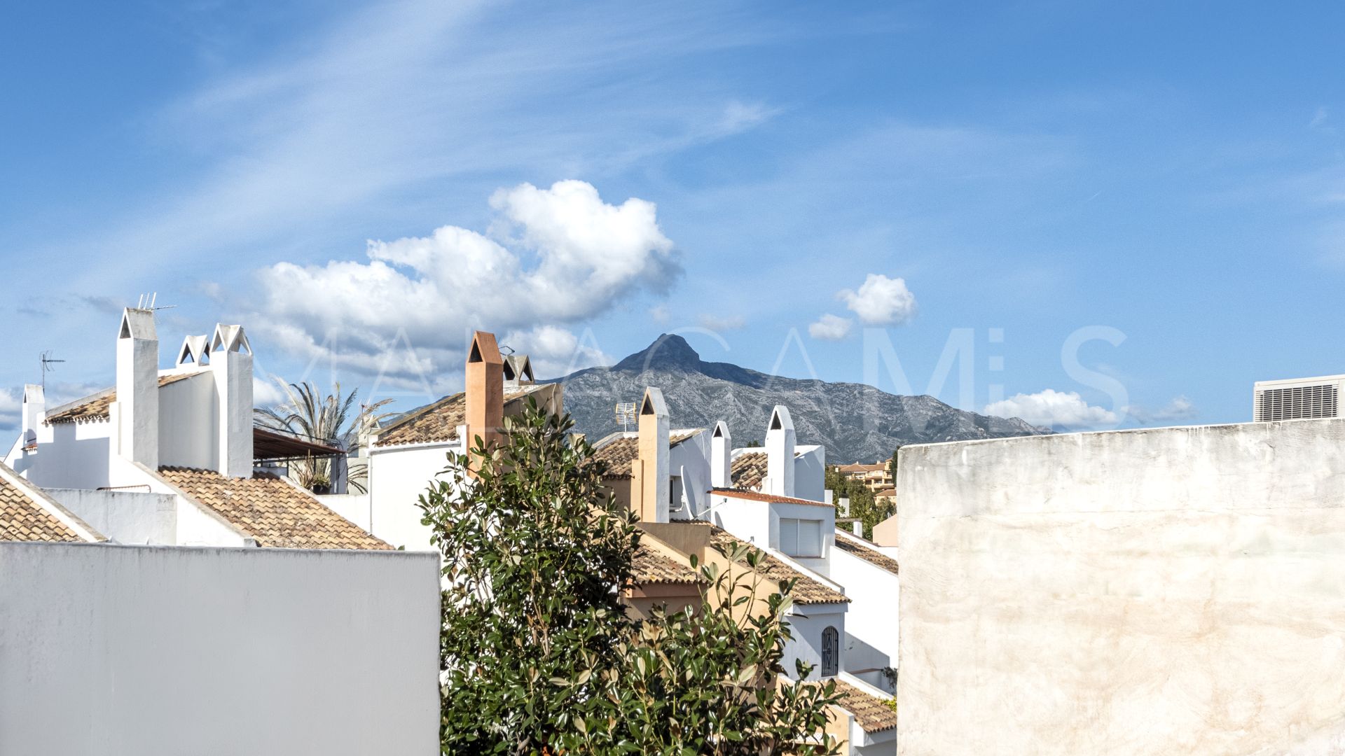 2 bedrooms Nueva Andalucia town house for sale