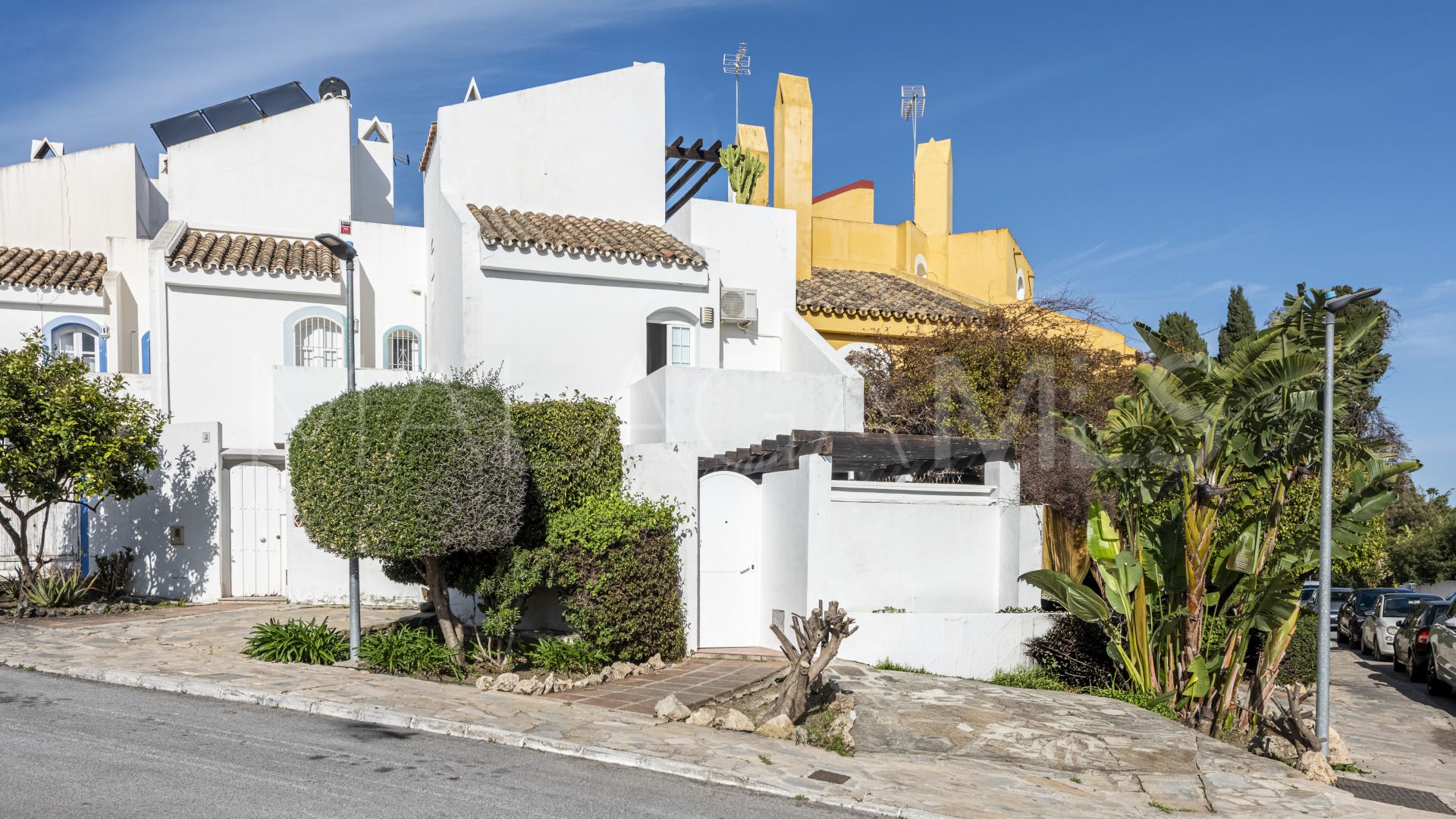 2 bedrooms Nueva Andalucia town house for sale