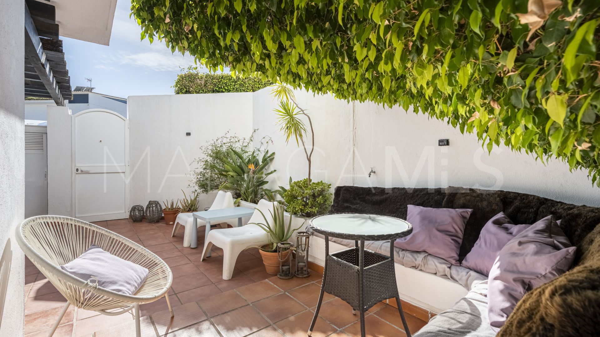 2 bedrooms Nueva Andalucia town house for sale