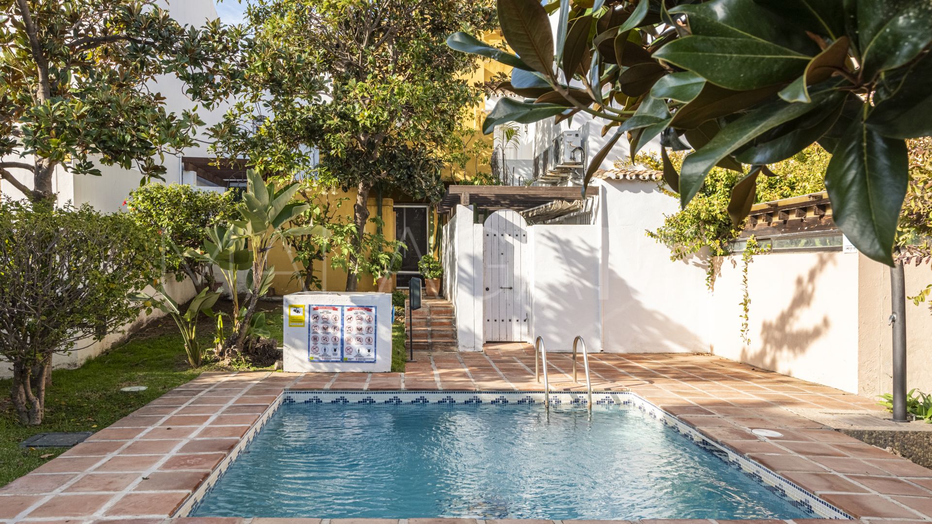 2 bedrooms Nueva Andalucia town house for sale
