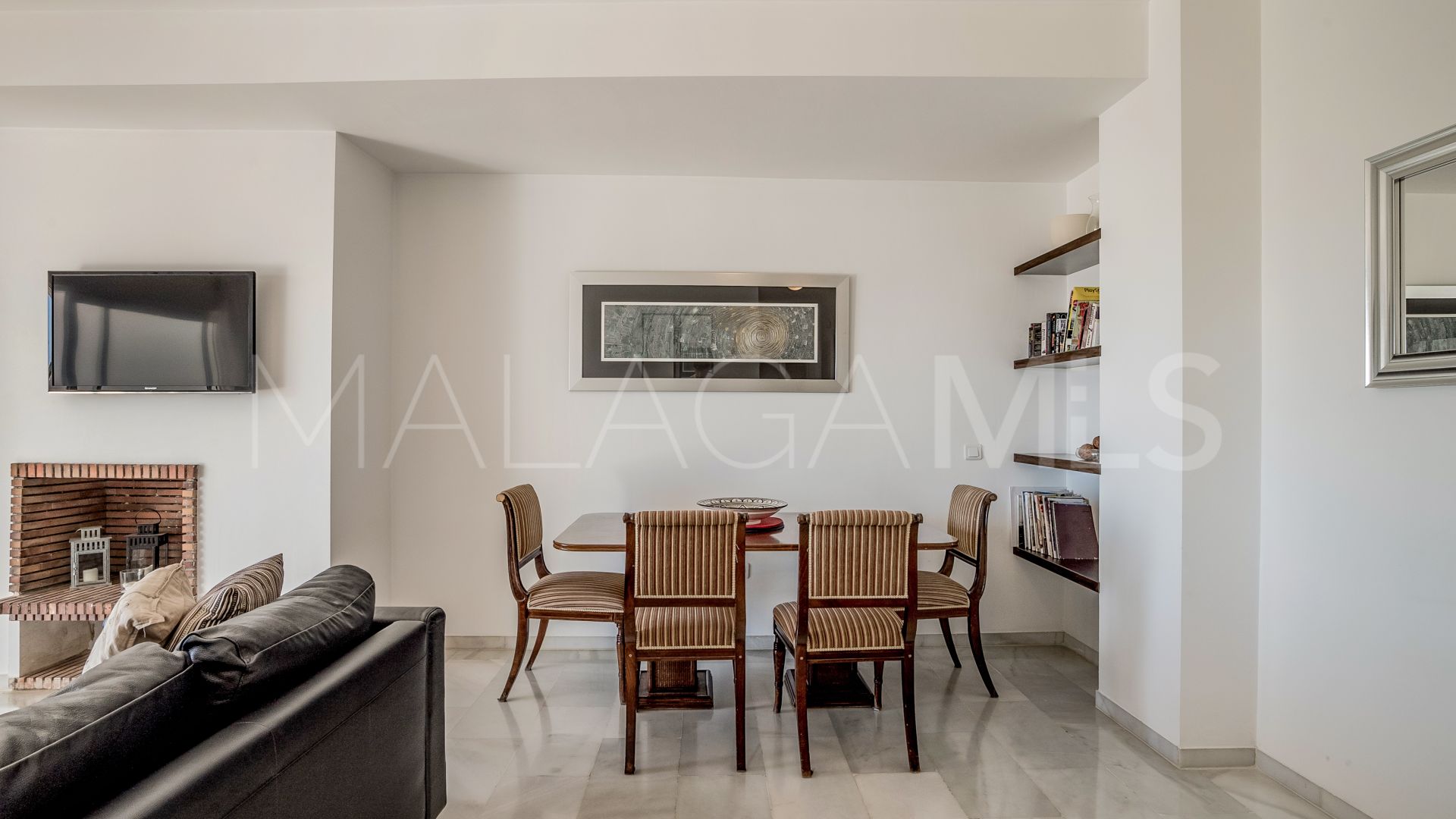 Apartment with 2 bedrooms for sale in Royal Gardens