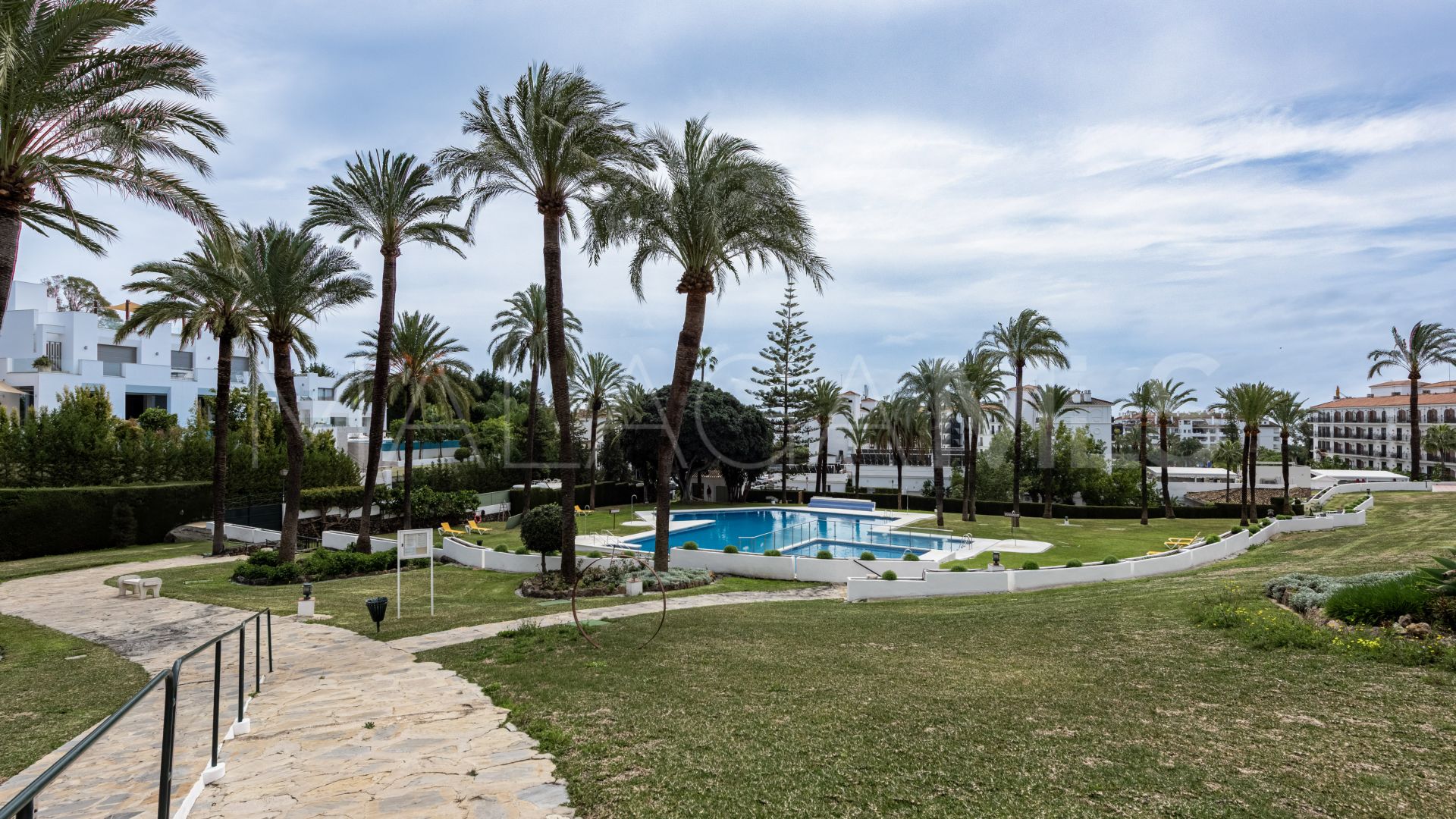 Appartement terrasse for sale in Andalucia Garden Suites