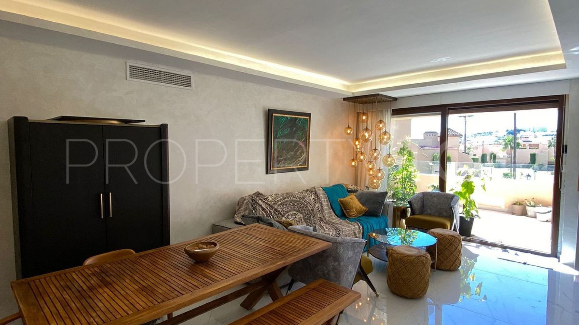 Buy penthouse in Estepona