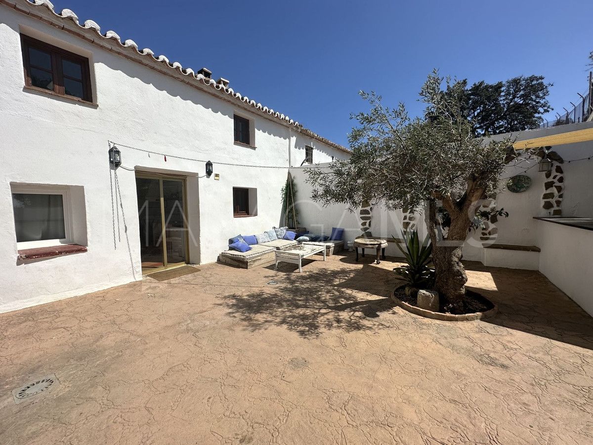 For sale 11 bedrooms finca in Malaga