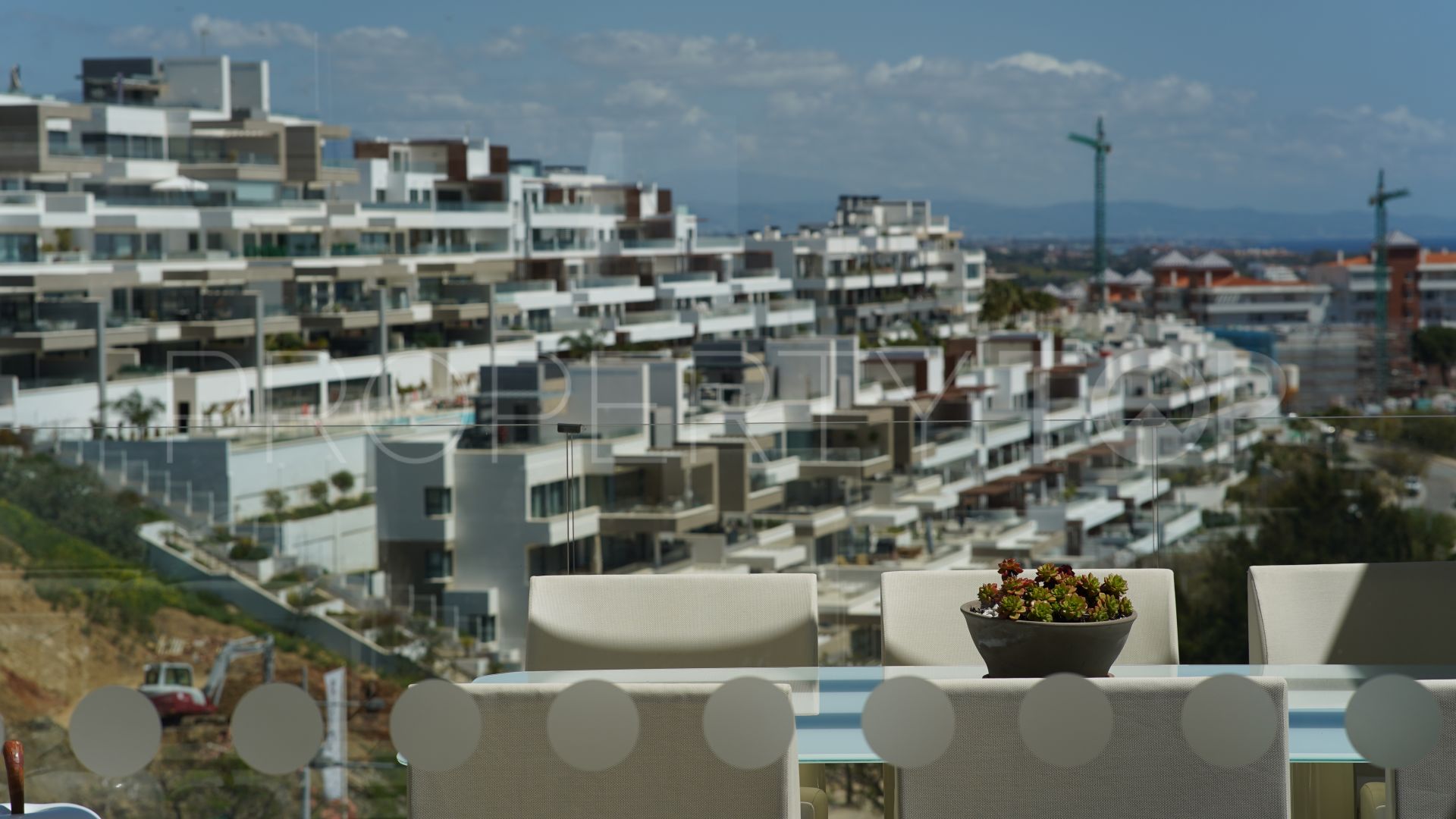 Penthouse for sale in Estepona Centre with 4 bedrooms