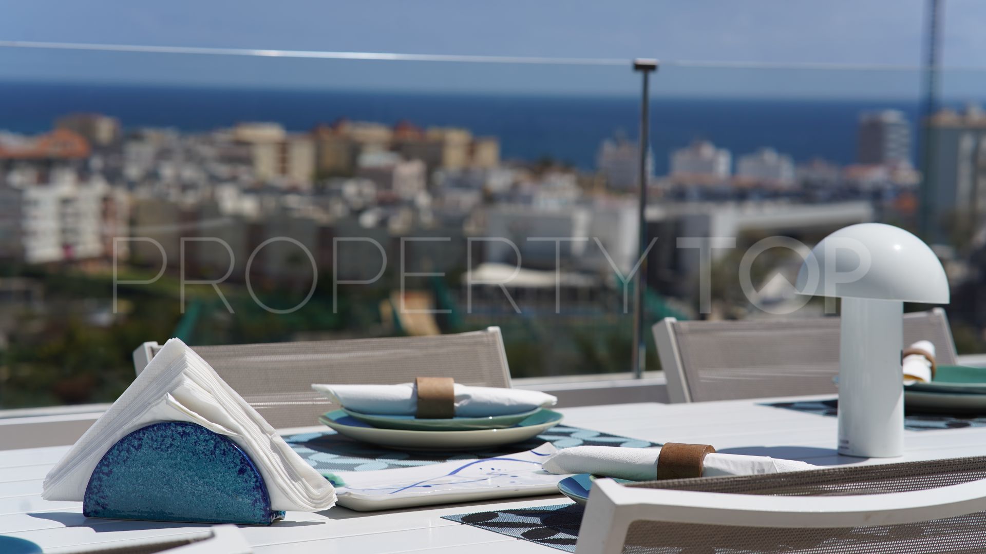 Penthouse for sale in Estepona Centre with 4 bedrooms