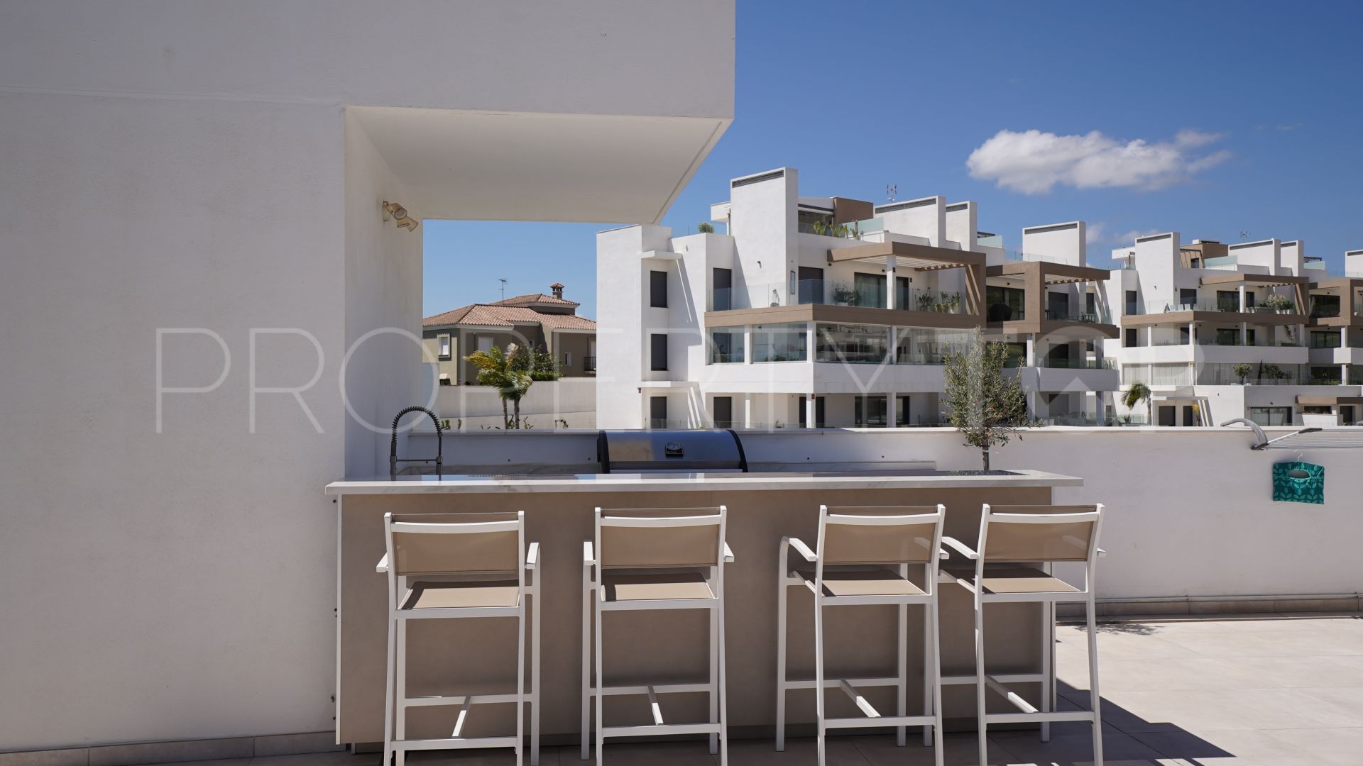 Penthouse for sale in Estepona Centre with 4 bedrooms