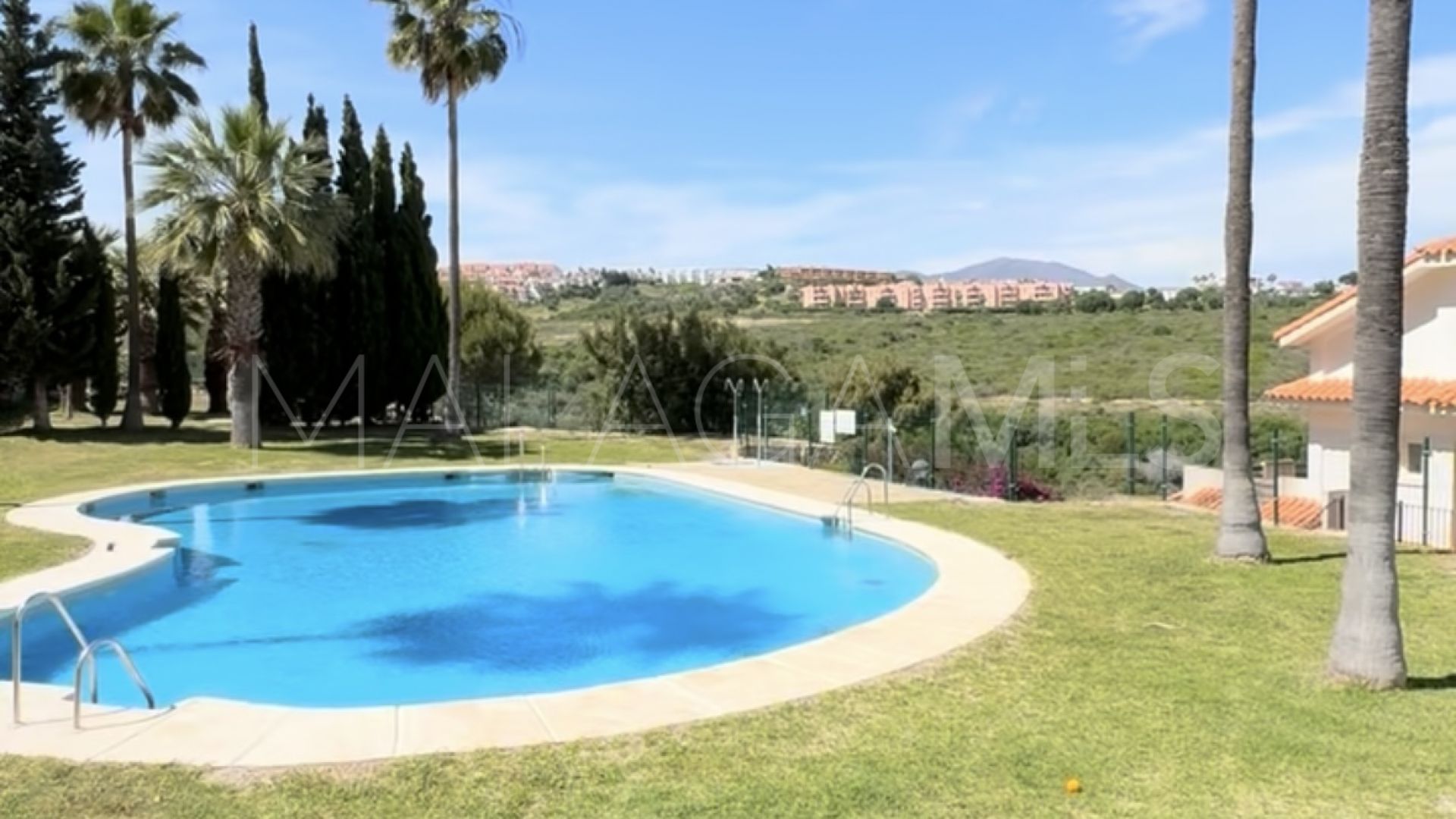 For sale 2 bedrooms apartment in La Duquesa