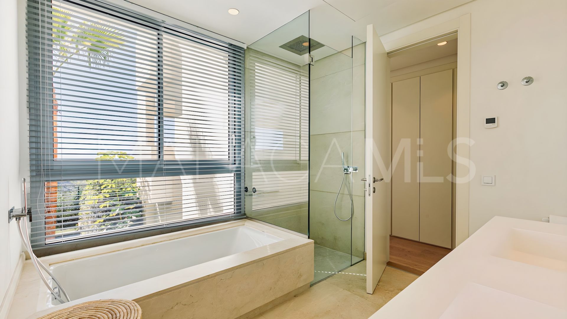 Ground floor duplex for sale in Marbella Club Hills