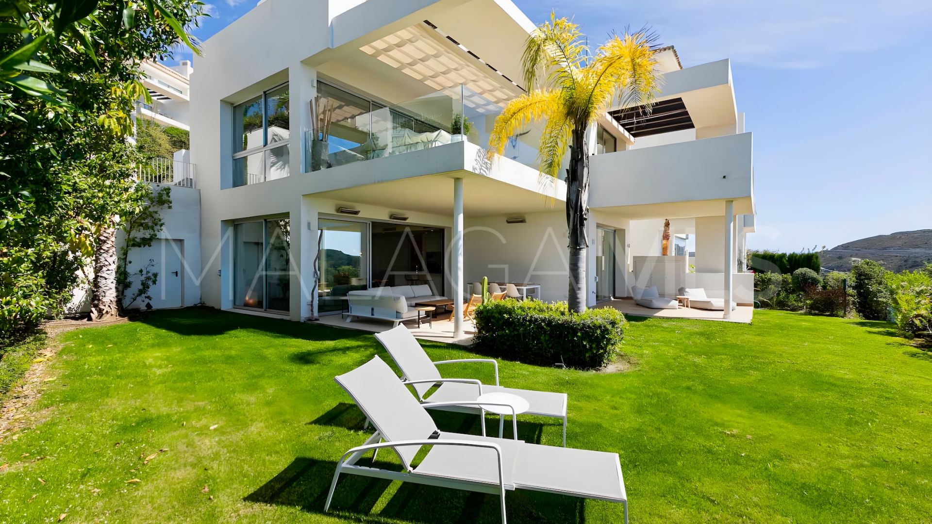Ground floor duplex for sale in Marbella Club Hills