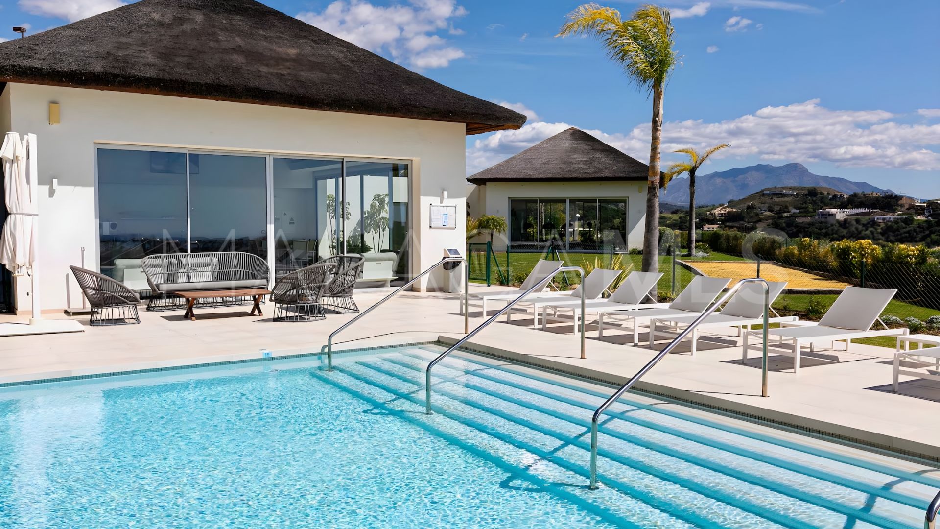 Ground floor duplex for sale in Marbella Club Hills