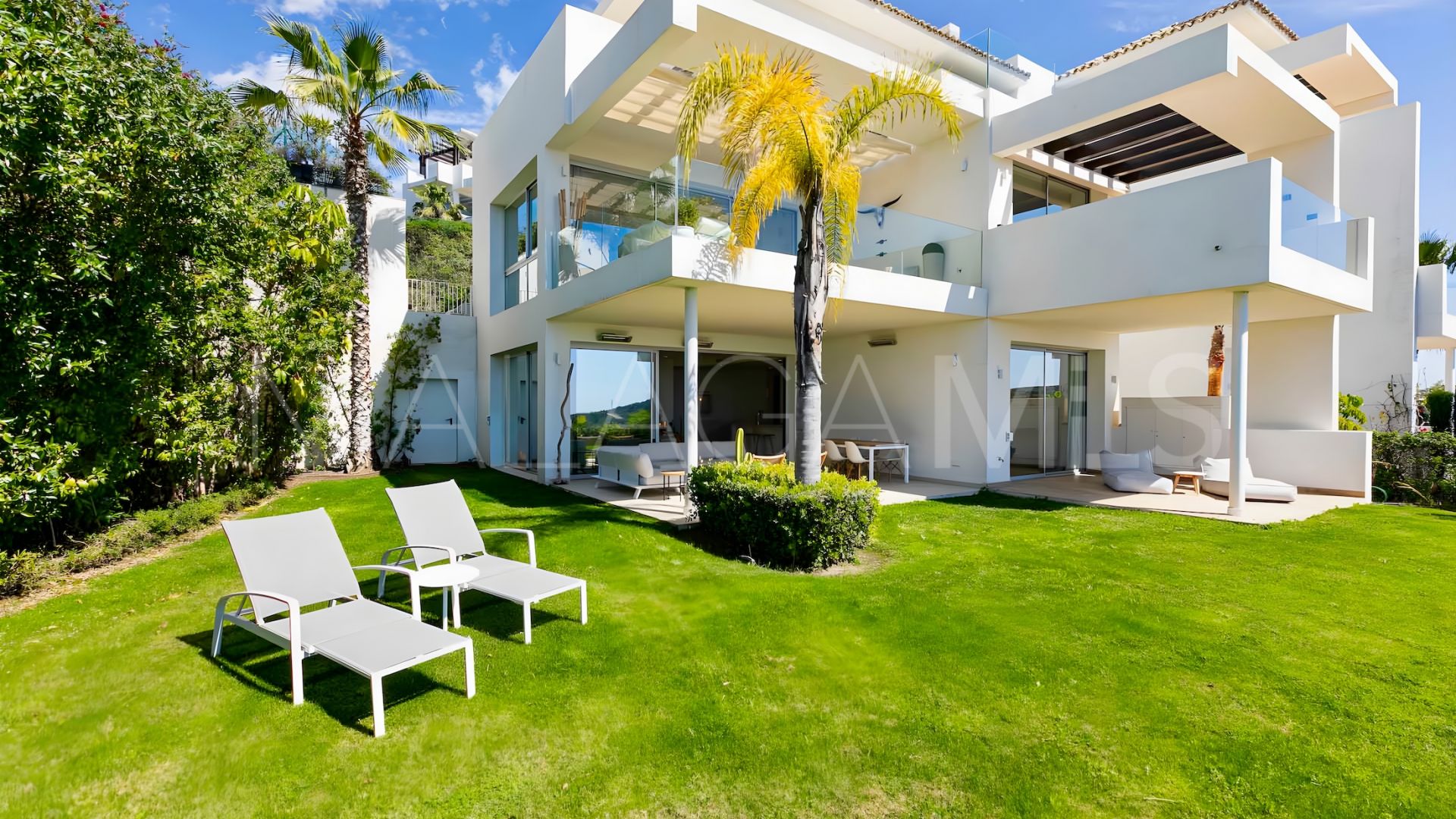 Ground floor duplex for sale in Marbella Club Hills