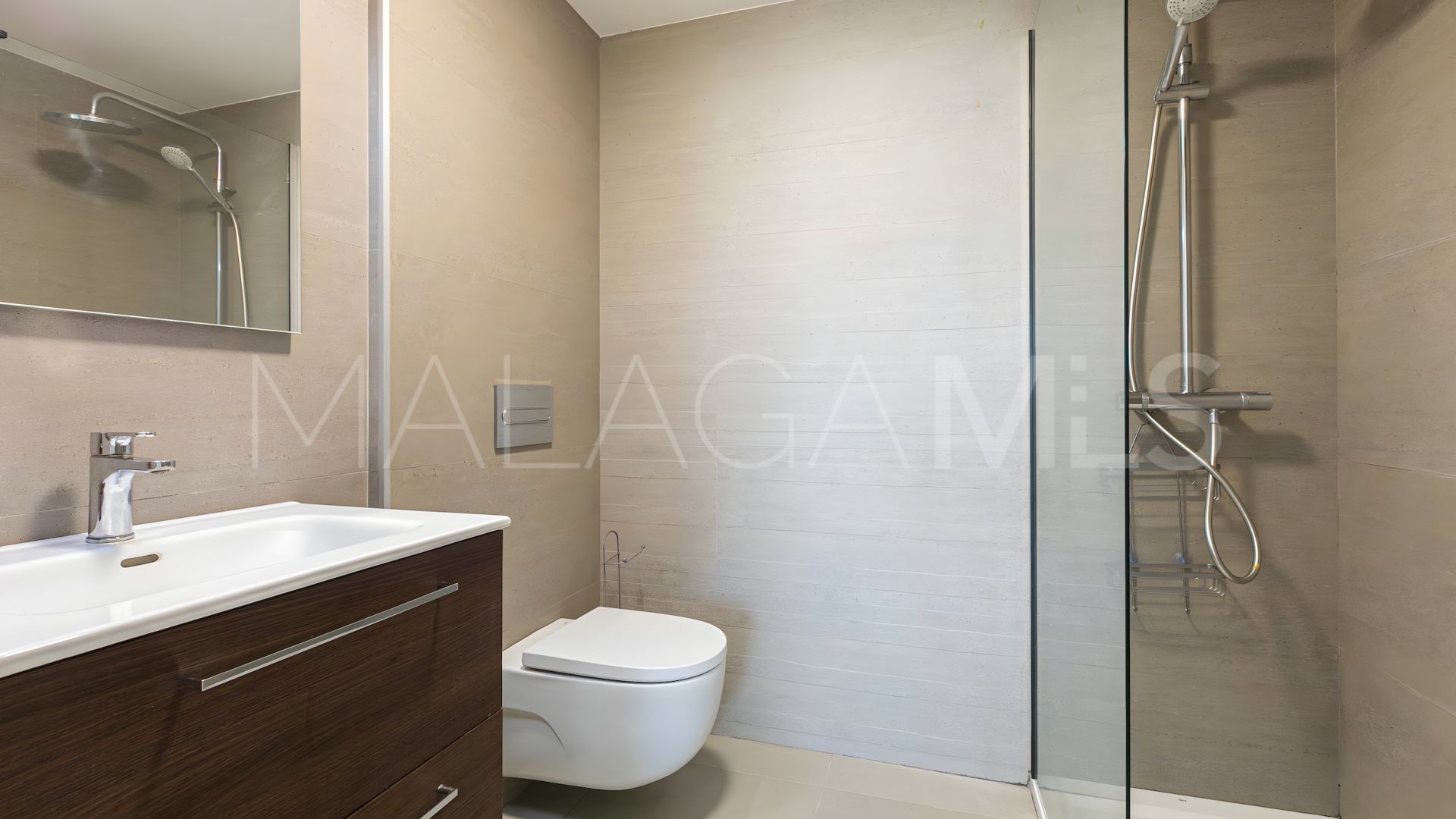 For sale penthouse with 2 bedrooms in La Duquesa