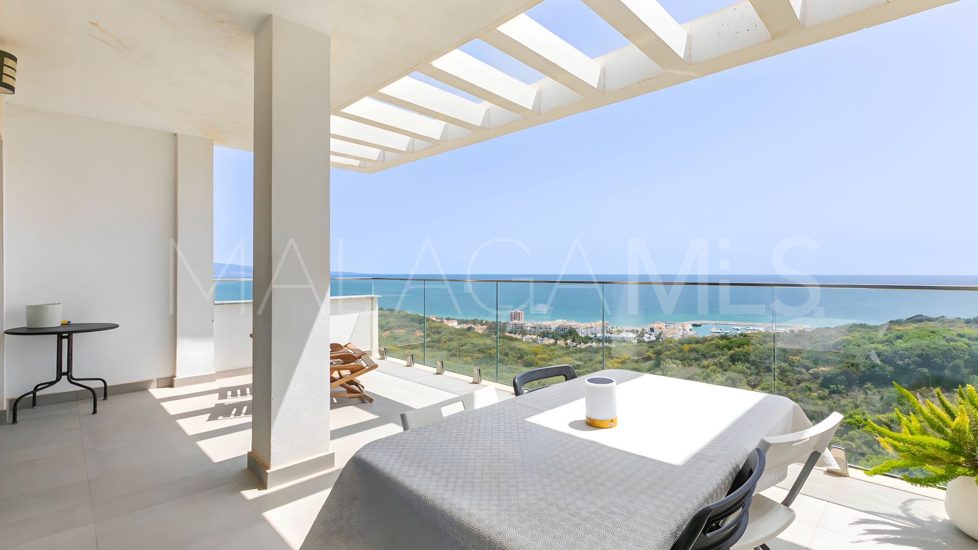 For sale penthouse with 2 bedrooms in La Duquesa
