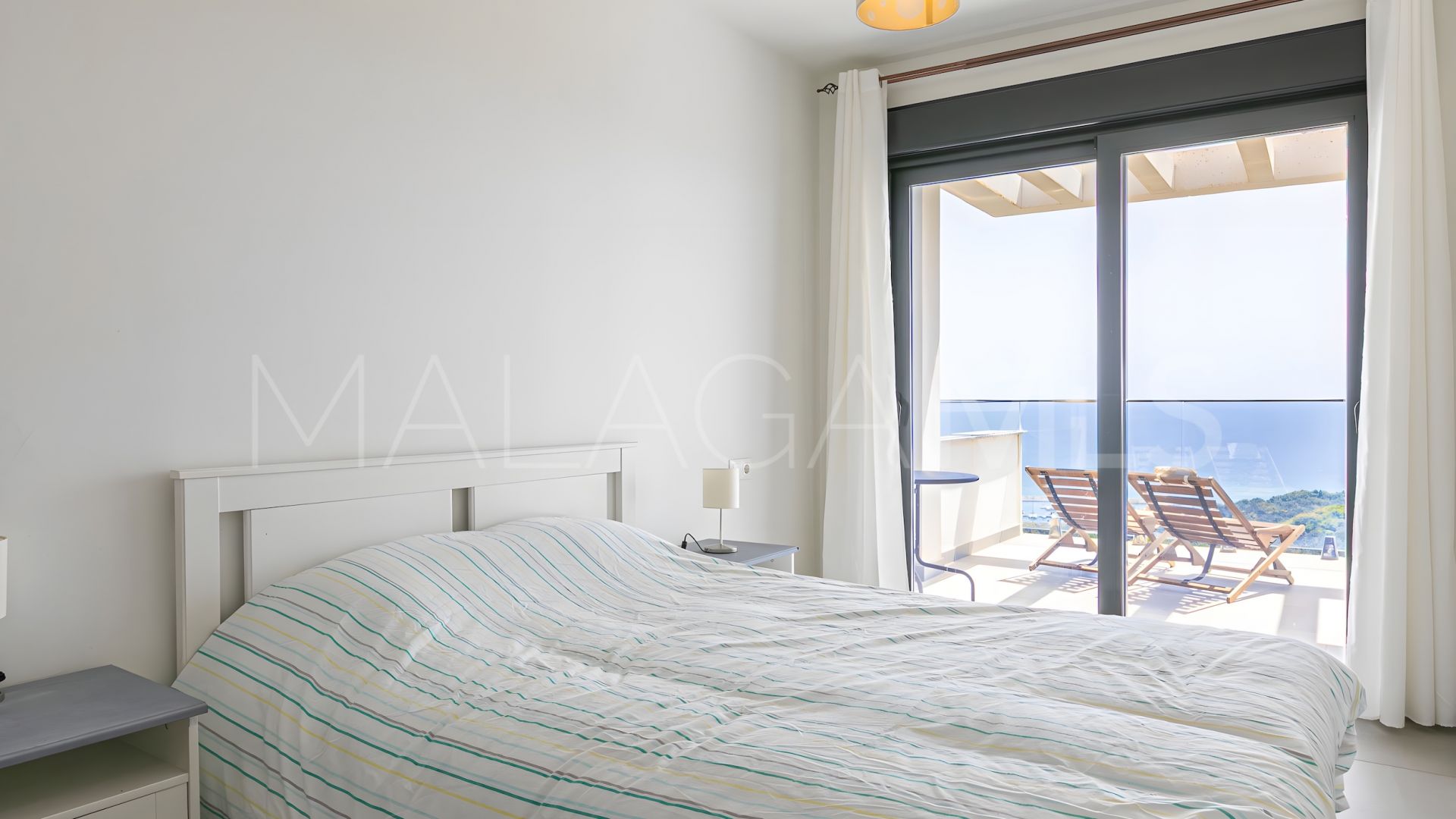 For sale penthouse with 2 bedrooms in La Duquesa