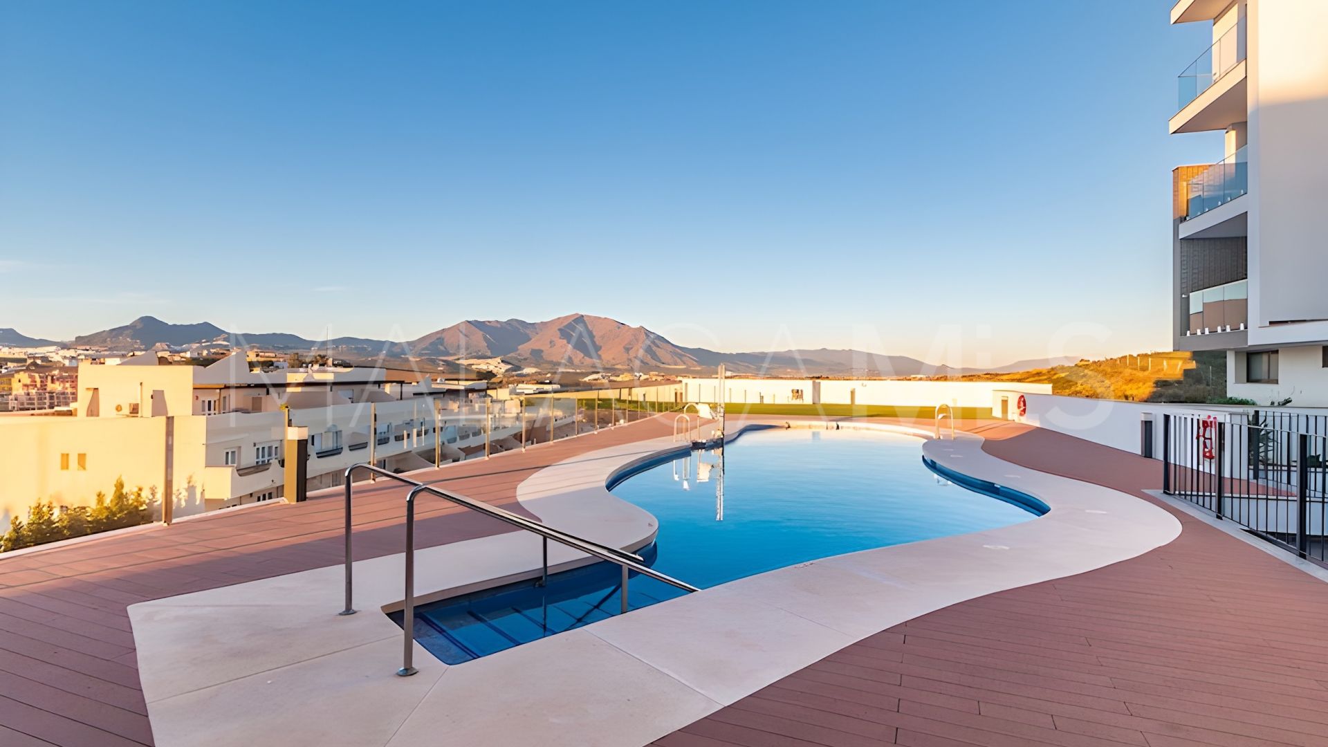 For sale penthouse with 2 bedrooms in La Duquesa