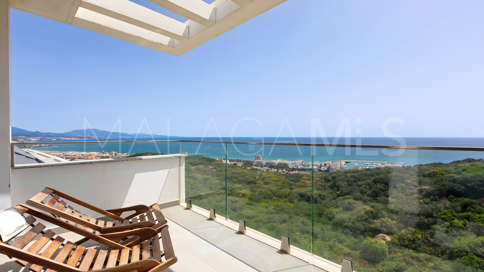For sale penthouse with 2 bedrooms in La Duquesa