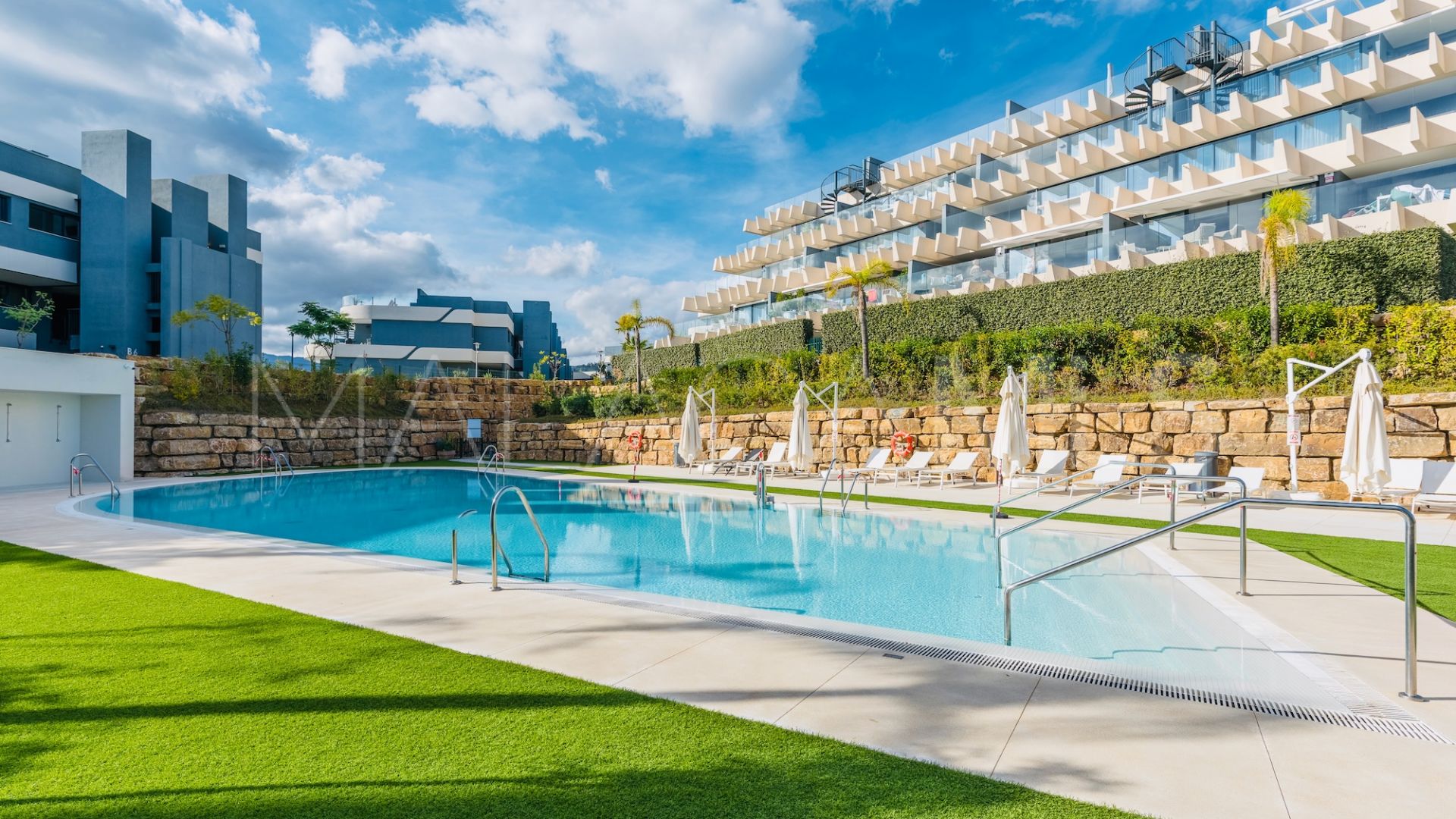 Takvåning for sale in Oasis325