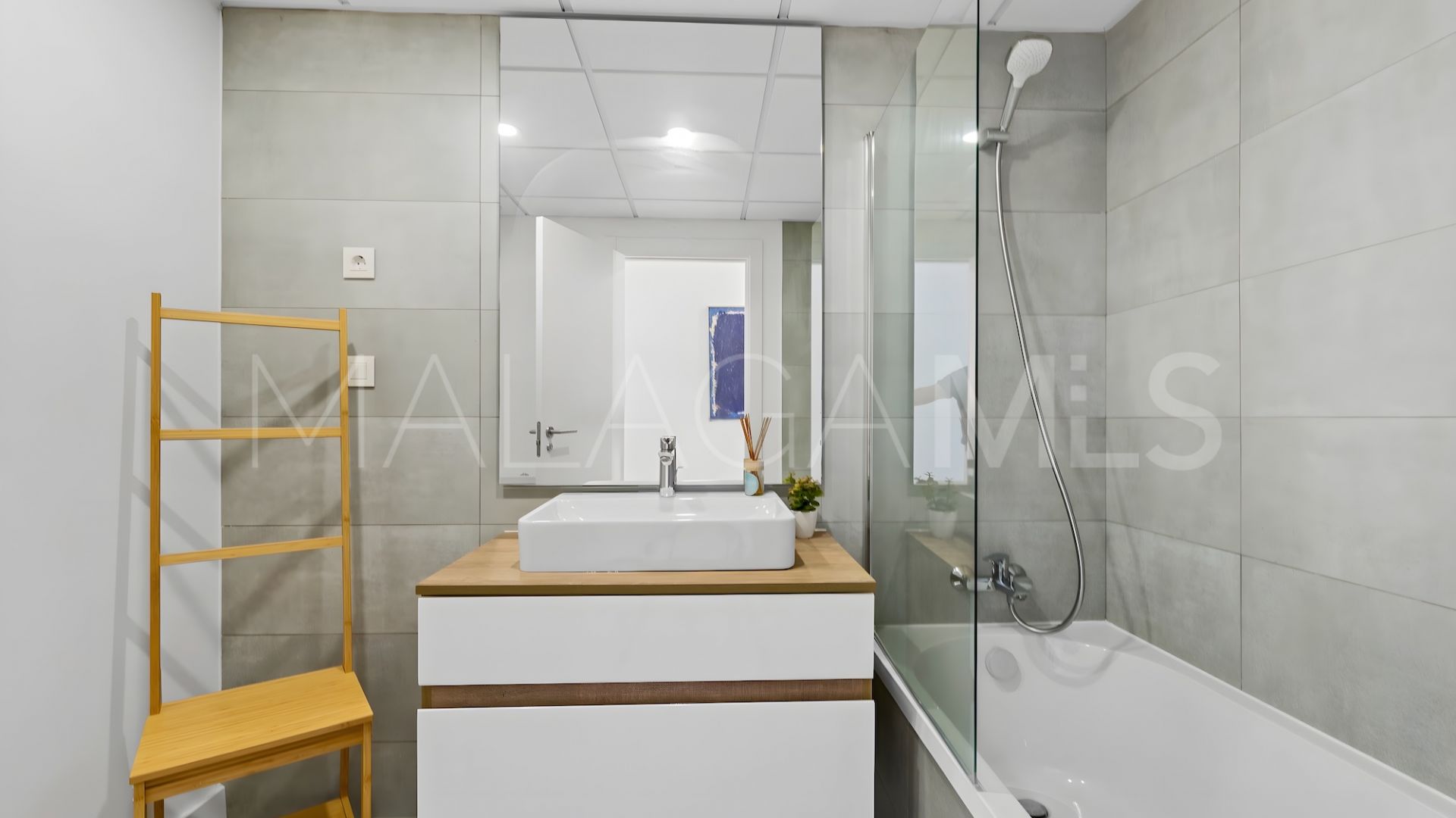 Takvåning for sale in Oasis325