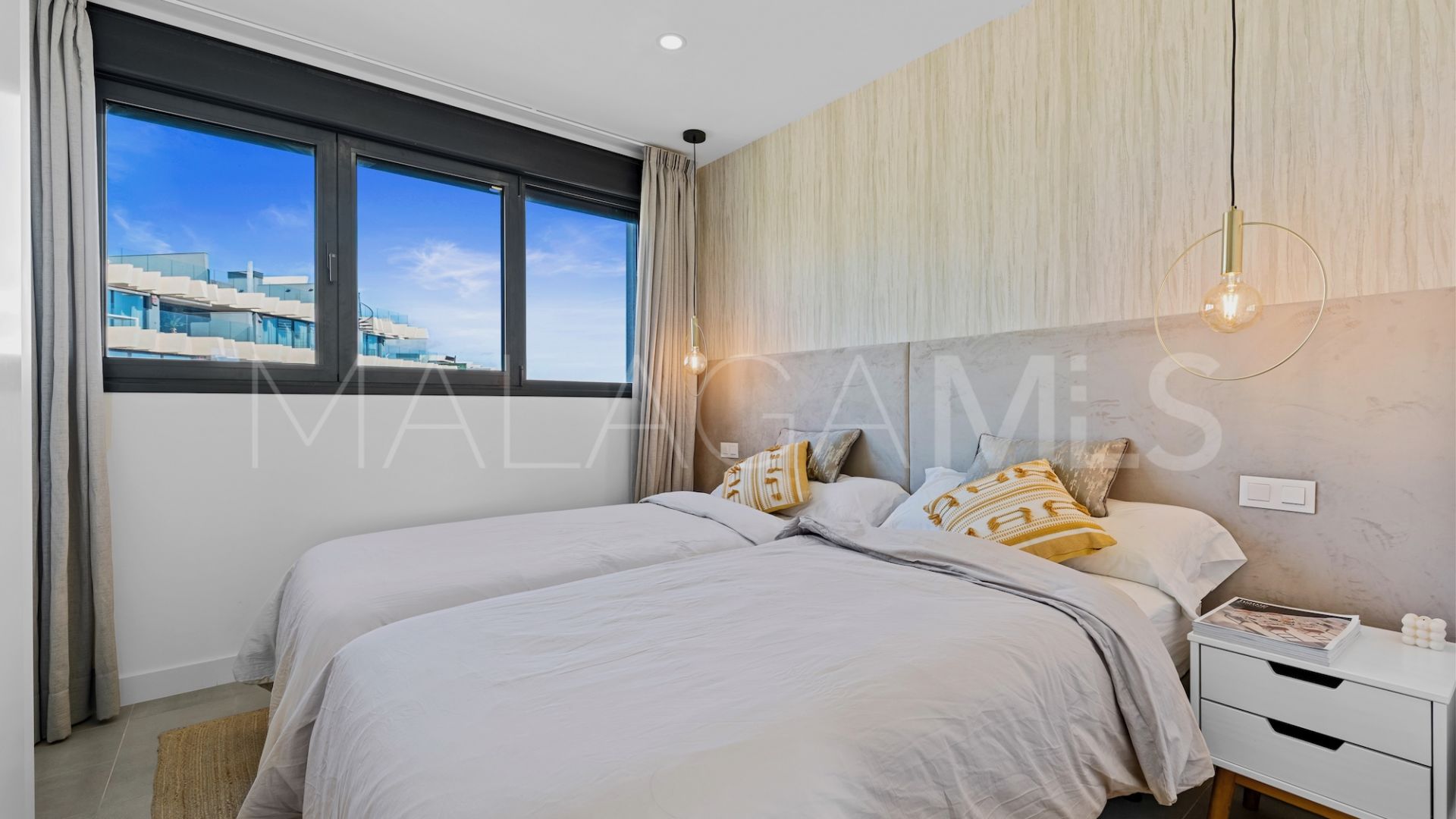 Takvåning for sale in Oasis325