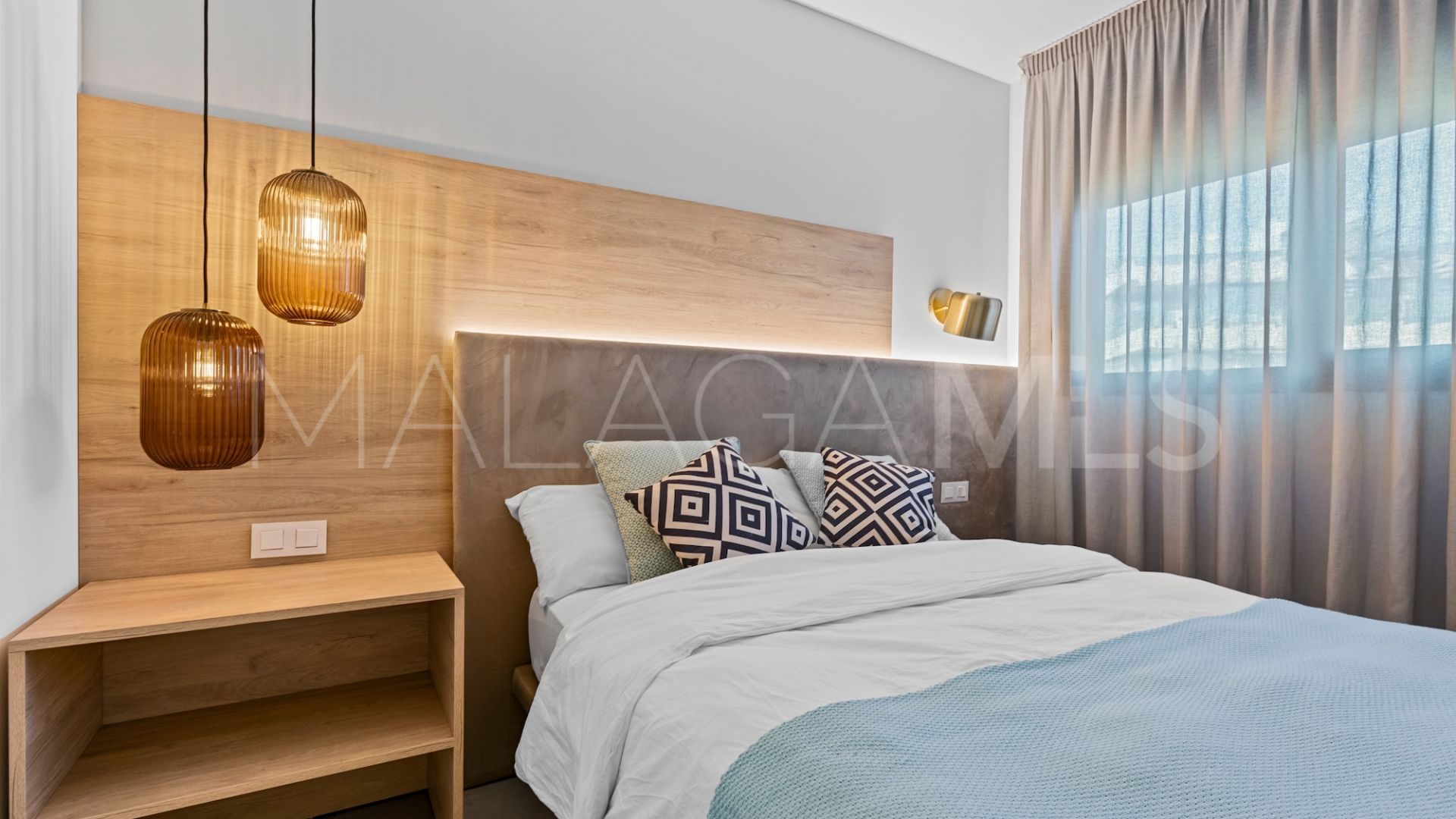 Takvåning for sale in Oasis325