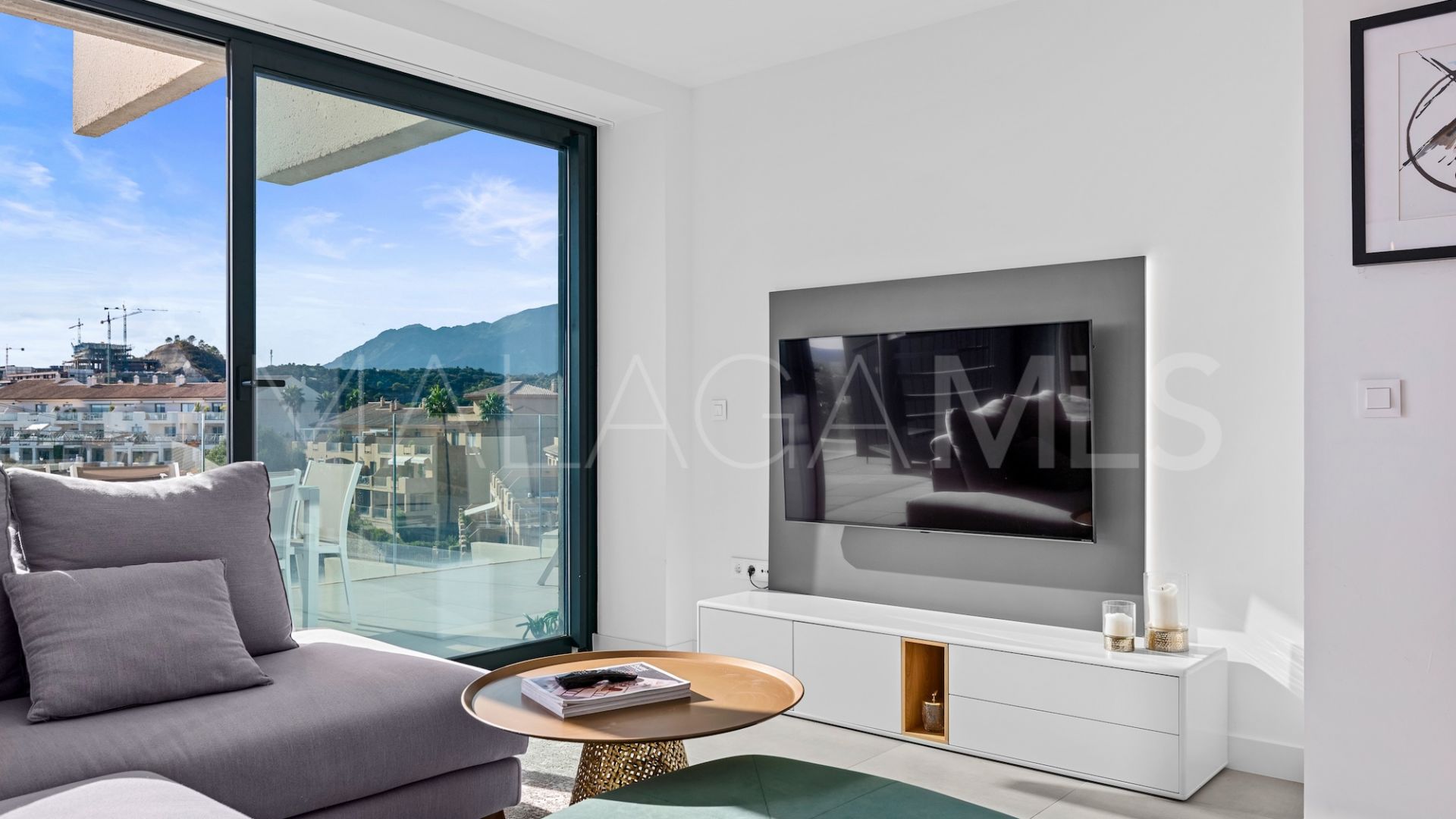 Takvåning for sale in Oasis325