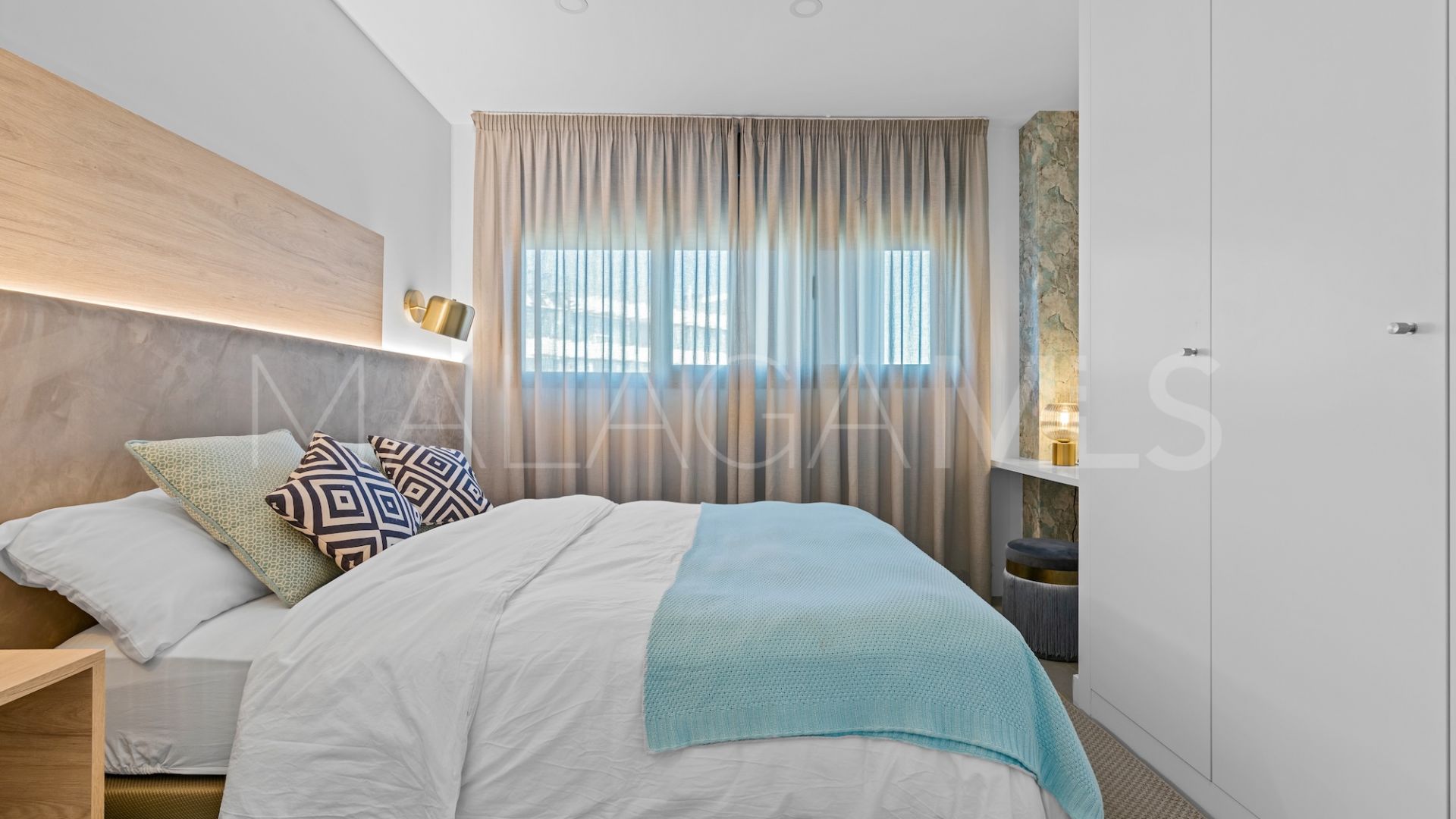 Takvåning for sale in Oasis325