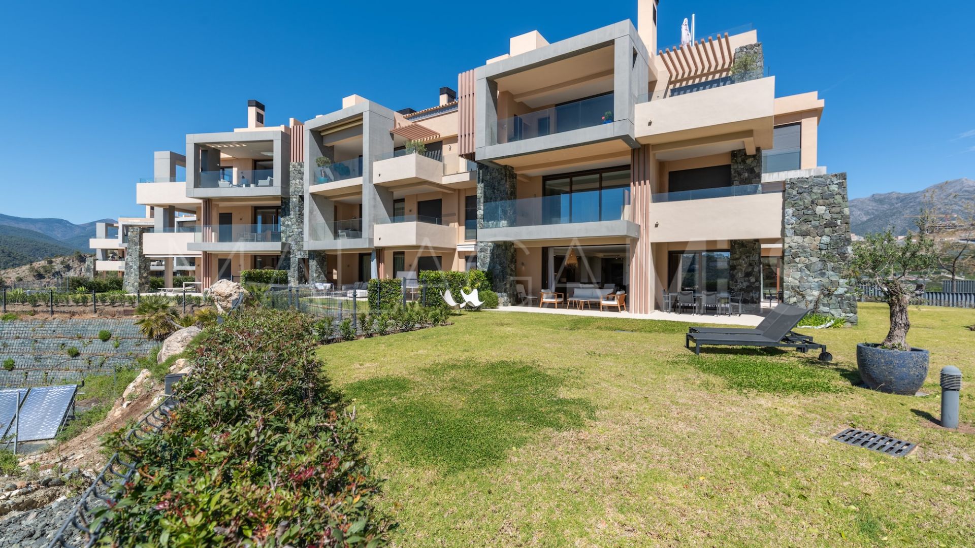 Real de La Quinta ground floor apartment for sale