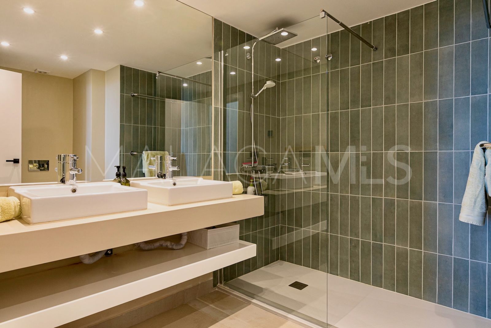 For sale 2 bedrooms apartment in Hacienda del Señorio de Cifuentes
