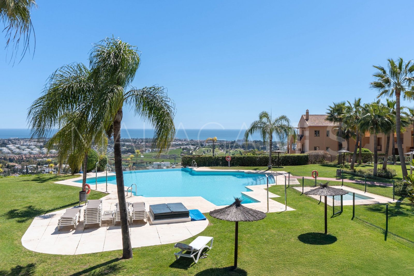 For sale 2 bedrooms apartment in Hacienda del Señorio de Cifuentes