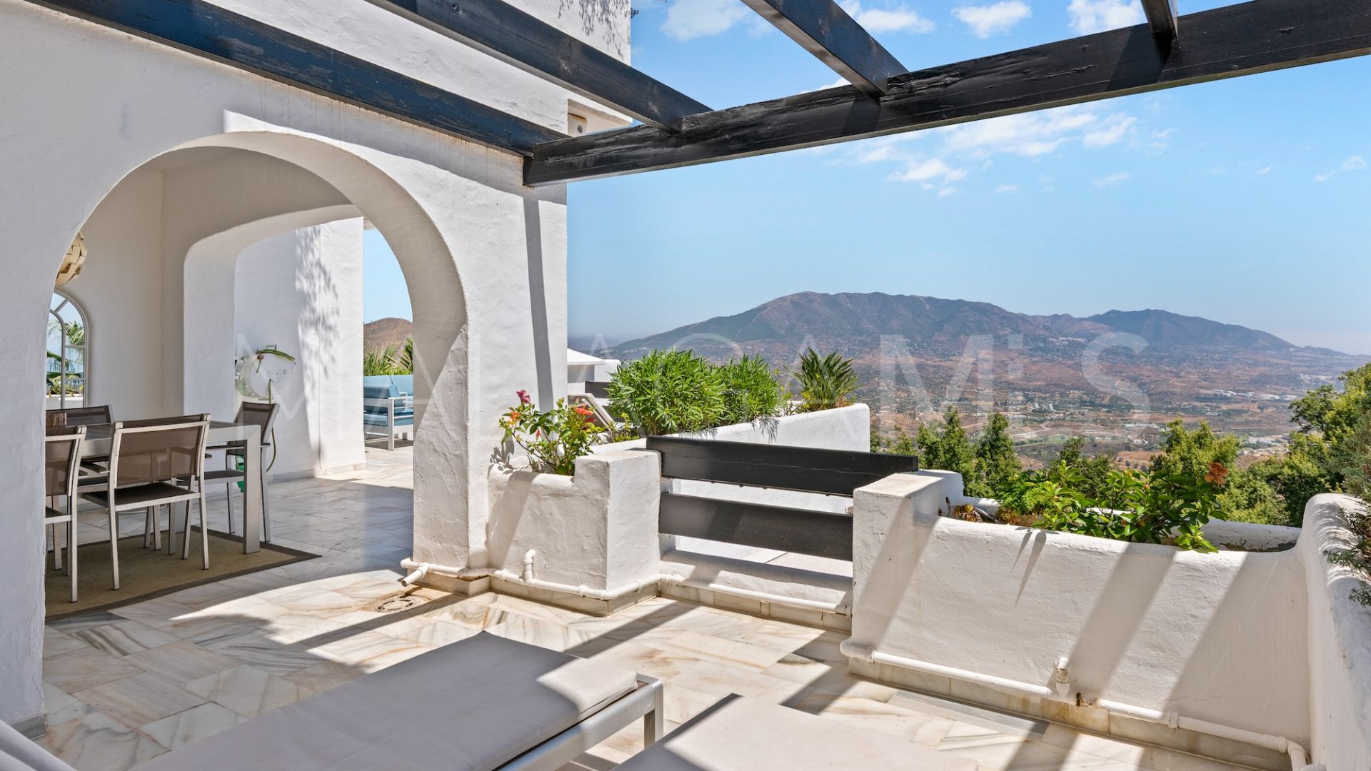 2 bedrooms La Mairena apartment for sale