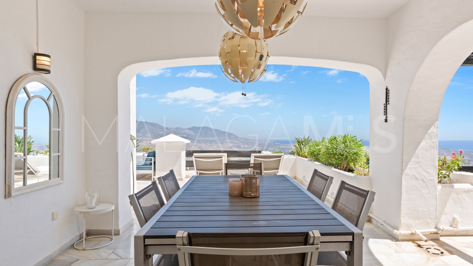 2 bedrooms La Mairena apartment for sale