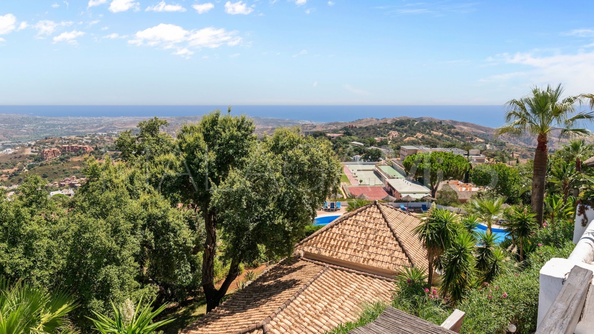 2 bedrooms La Mairena apartment for sale