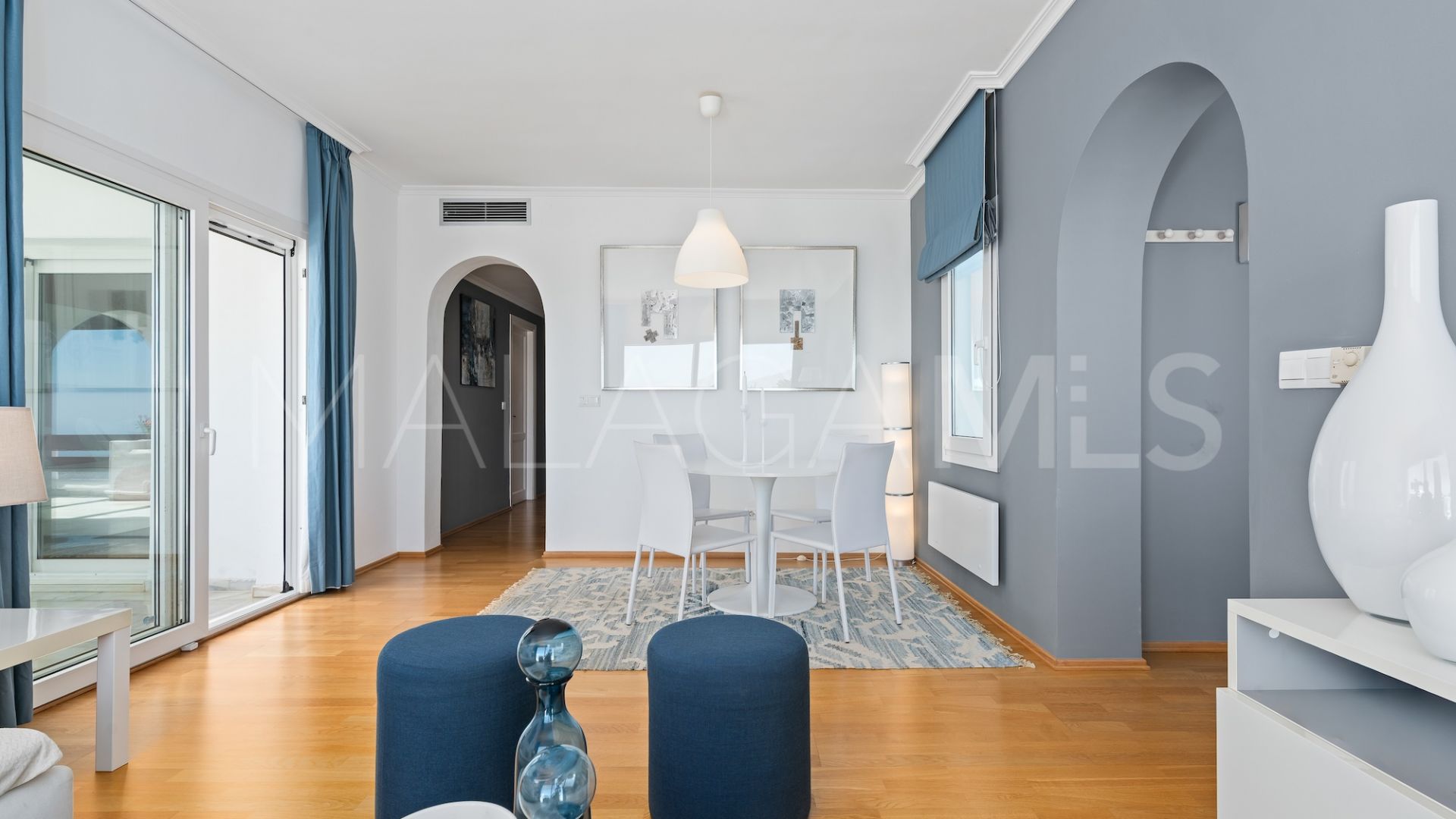 2 bedrooms La Mairena apartment for sale