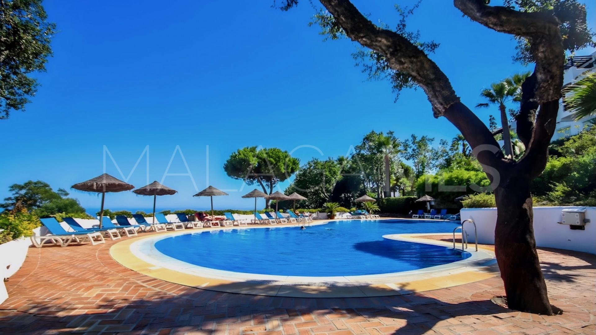 2 bedrooms La Mairena apartment for sale