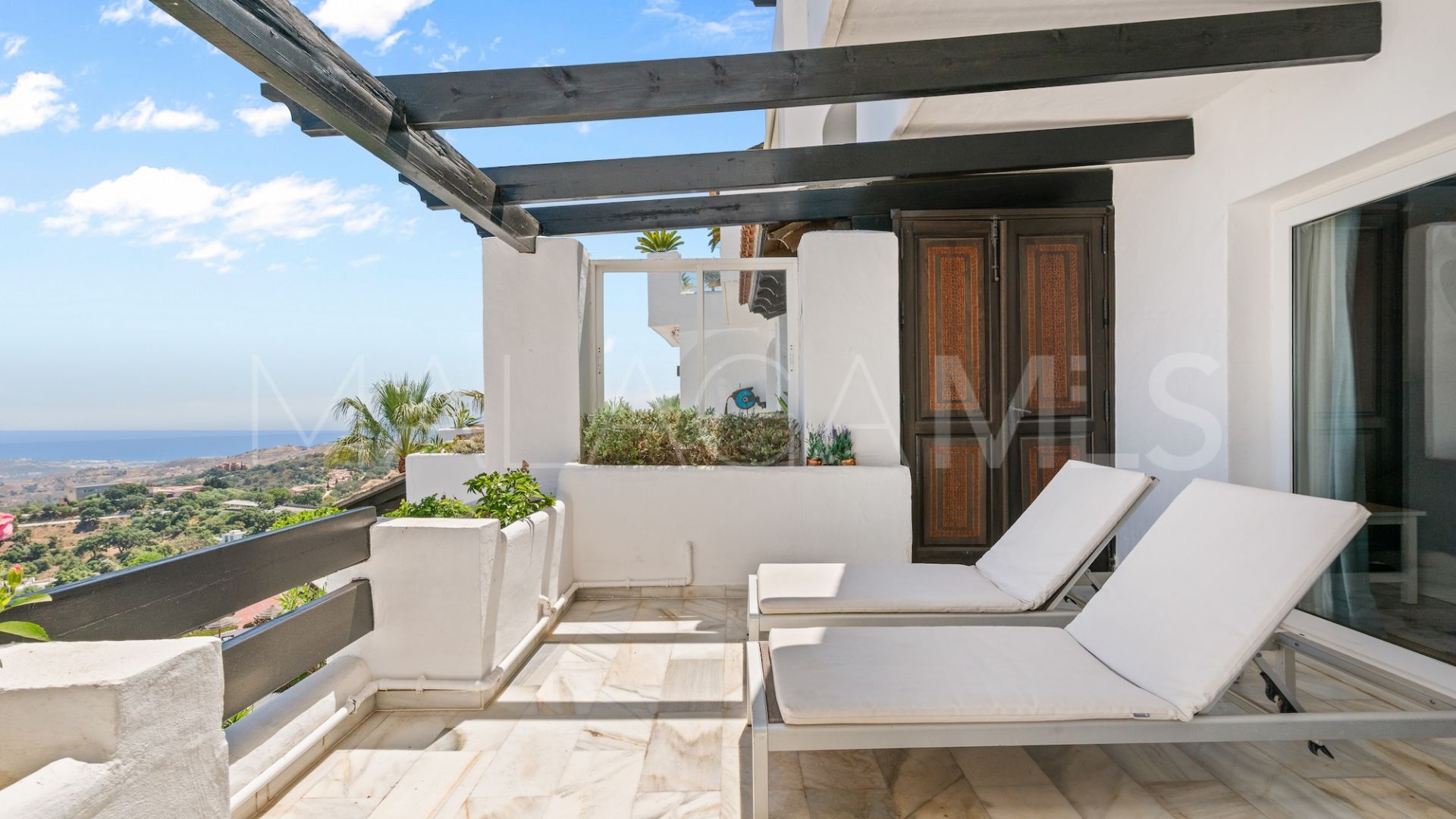 2 bedrooms La Mairena apartment for sale