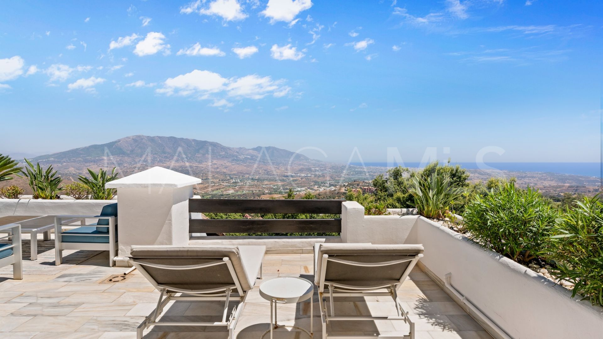 2 bedrooms La Mairena apartment for sale