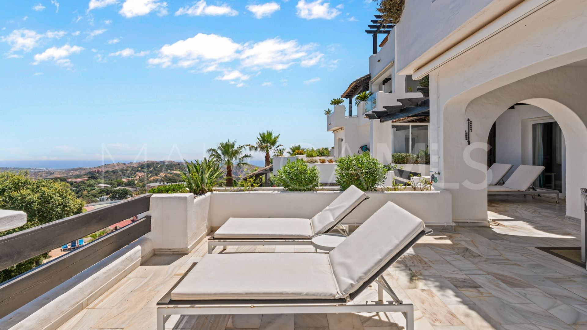 2 bedrooms La Mairena apartment for sale