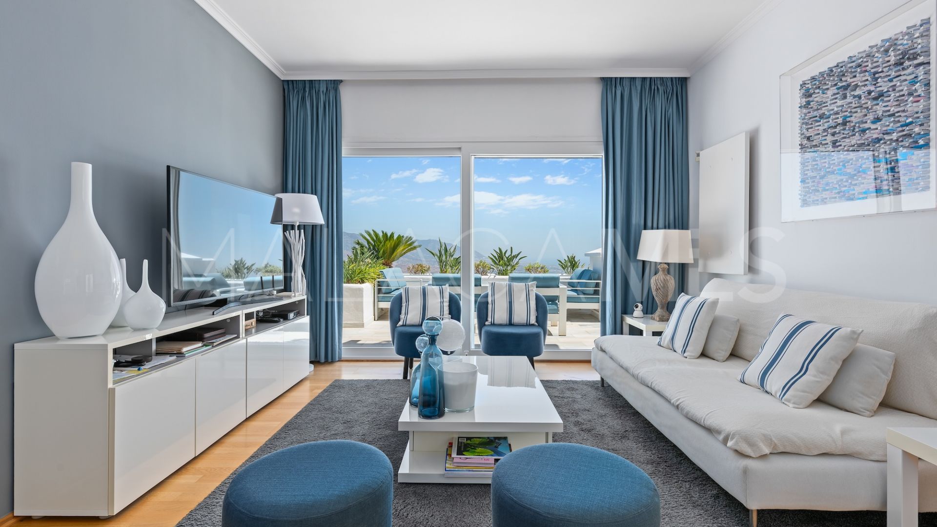 2 bedrooms La Mairena apartment for sale