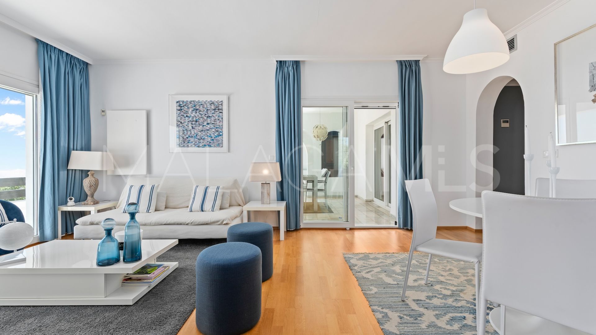2 bedrooms La Mairena apartment for sale