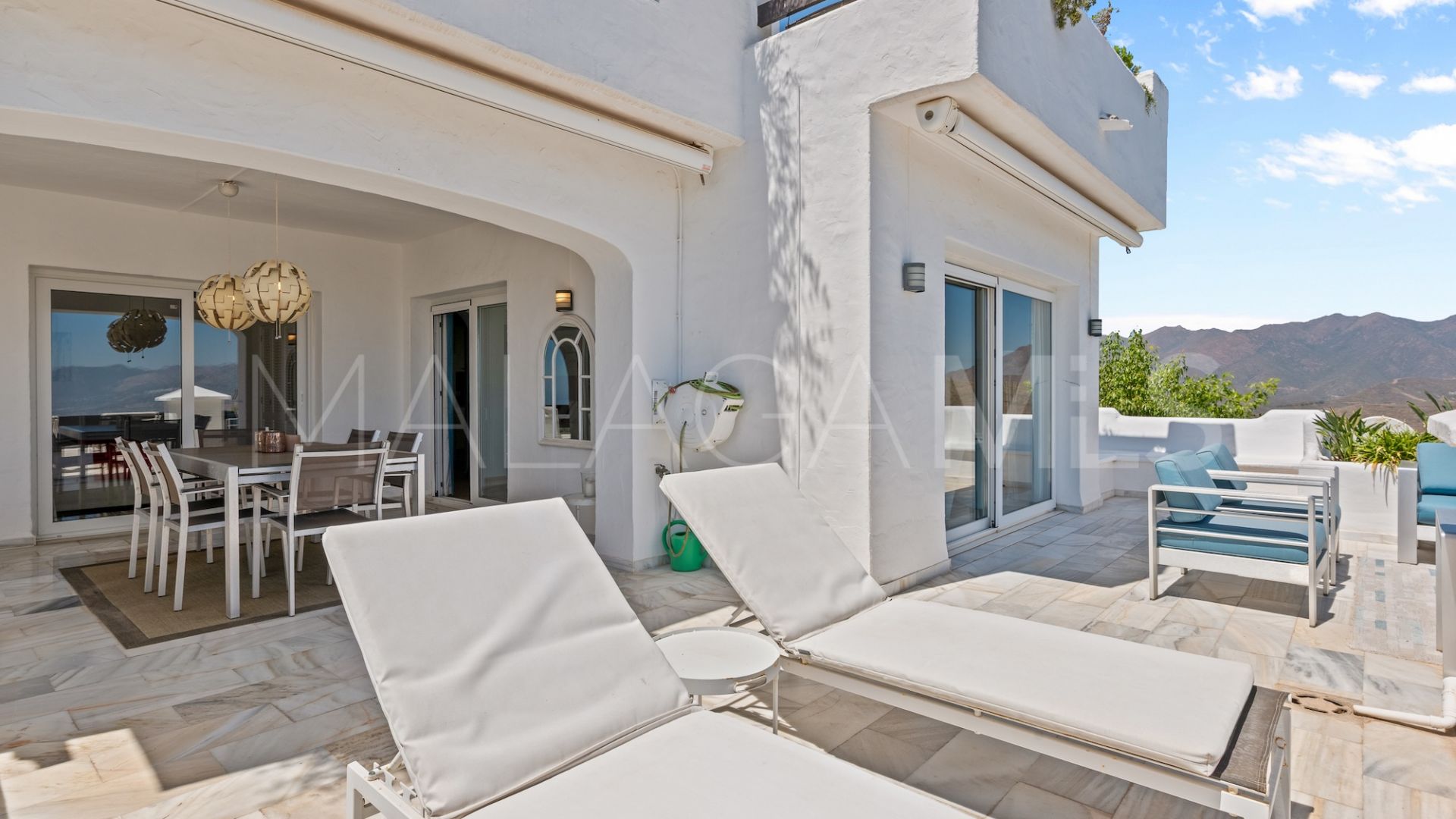 2 bedrooms La Mairena apartment for sale