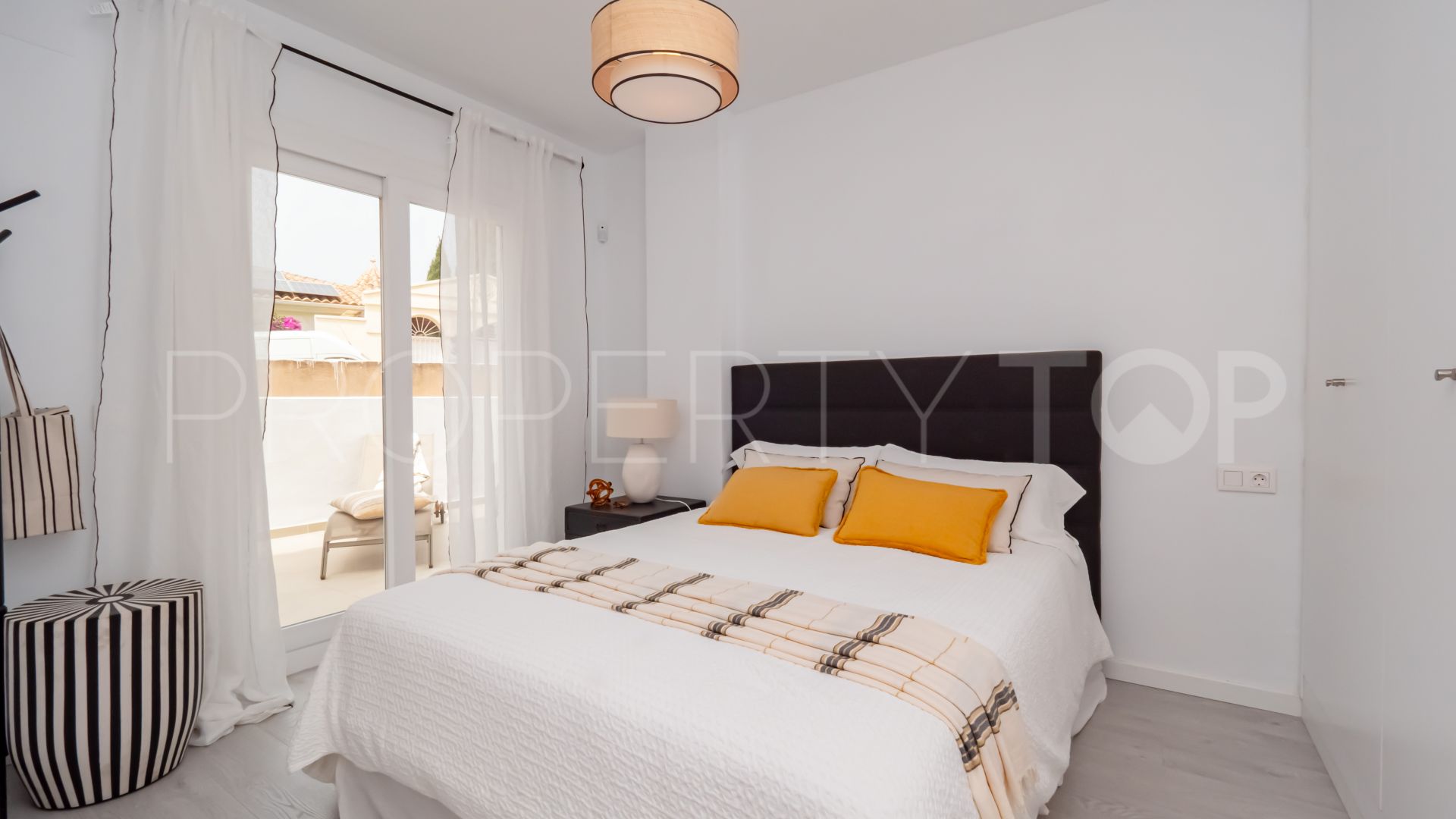 Buy duplex penthouse with 3 bedrooms in Torreblanca