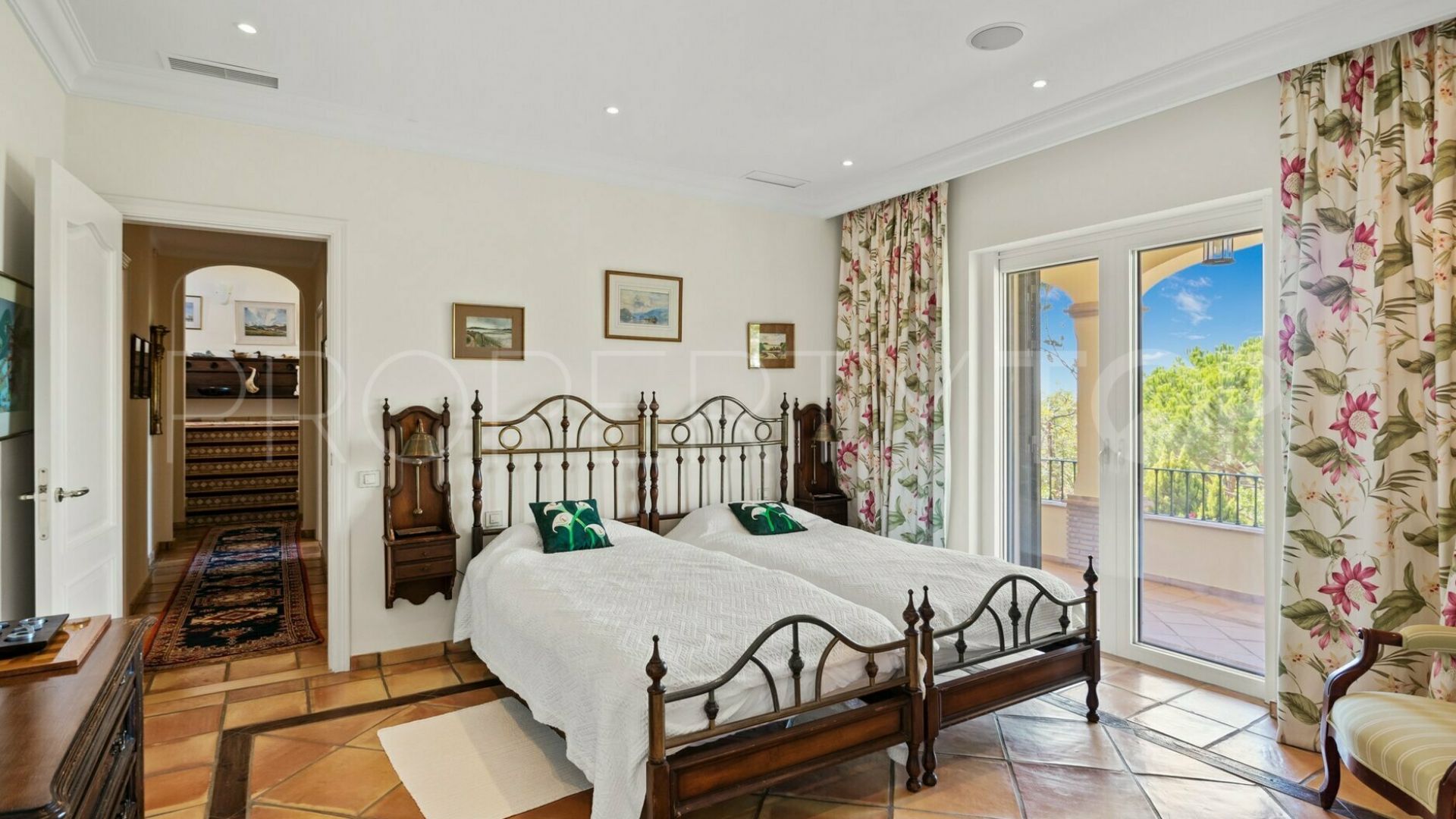 Se vende villa en Marbella Club Golf Resort con 4 dormitorios